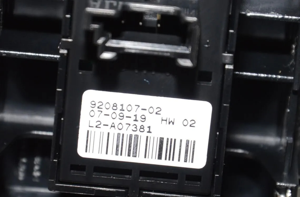 Front Left Door Window Switch – OEM 7403884 · BMW BMW 4 Gran Coupe (F36) 2016 – 6