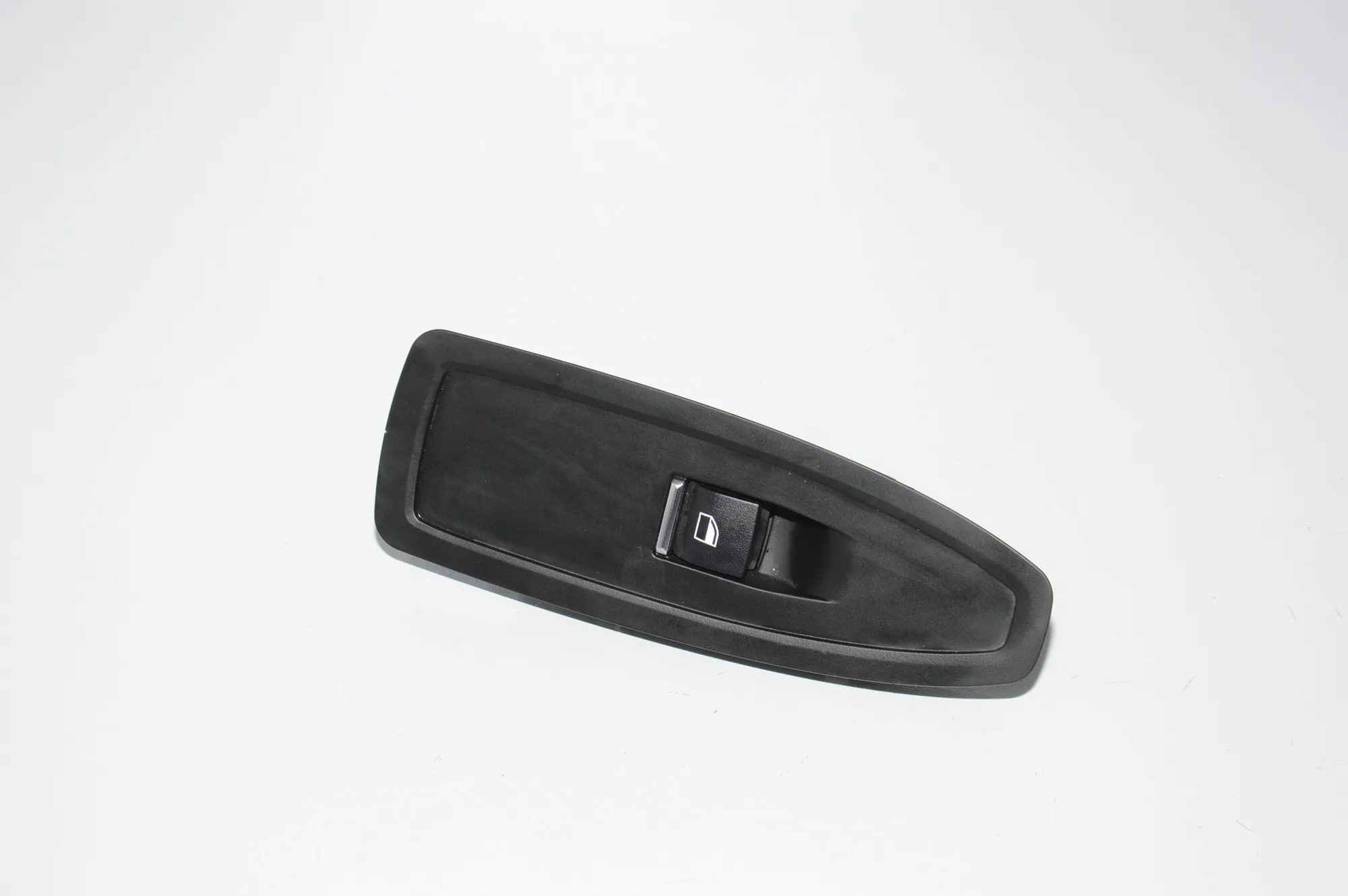 Front Left Door Window Switch – OEM 7403884 · BMW BMW 4 Gran Coupe (F36) 2016 – 2