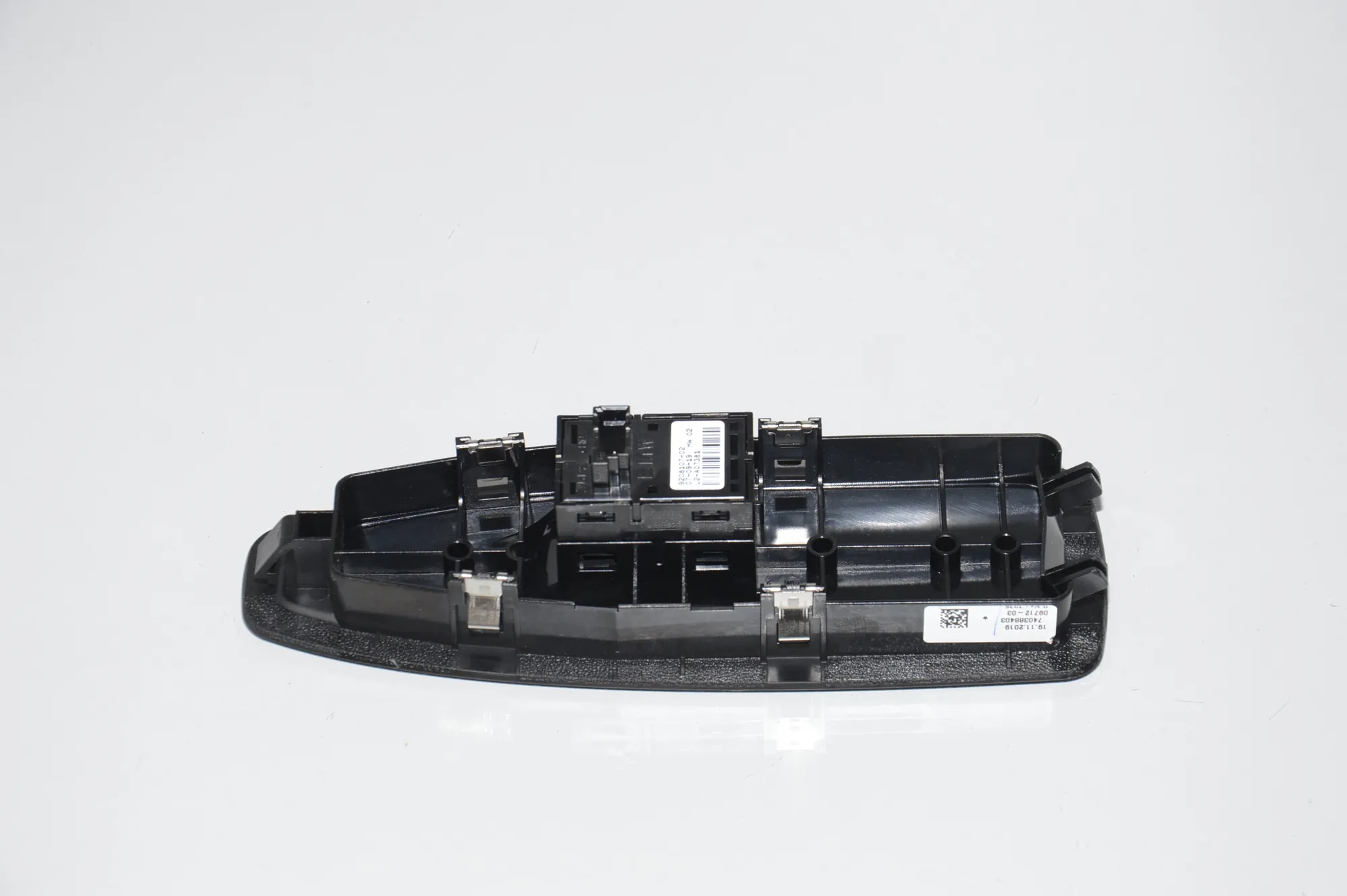 Front Left Door Window Switch – OEM 7403884 · BMW BMW 4 Gran Coupe (F36) 2016 – 3