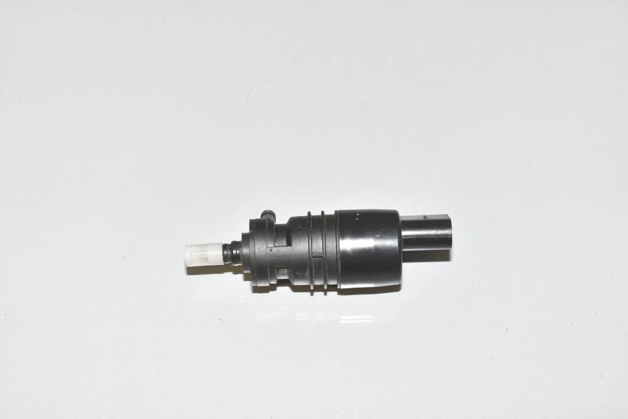 Headlight Washer Motor – OEM 67127302589 · BMW 3 (E90) 325 d 2011 – 3