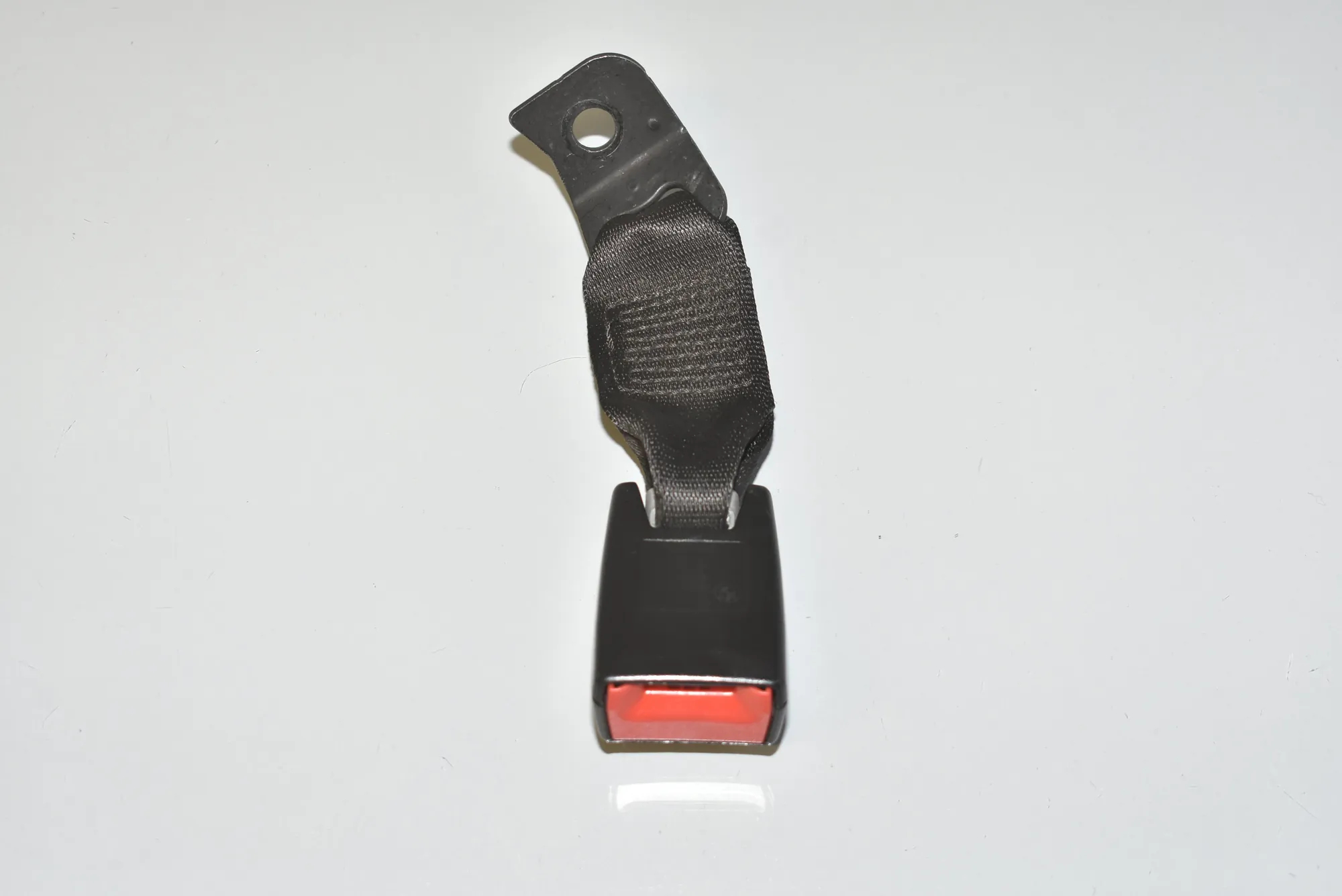 Rear Right Seat Buckle – OEM 9117261 · BMW 3 (E90) 325 d 2011 – 2
