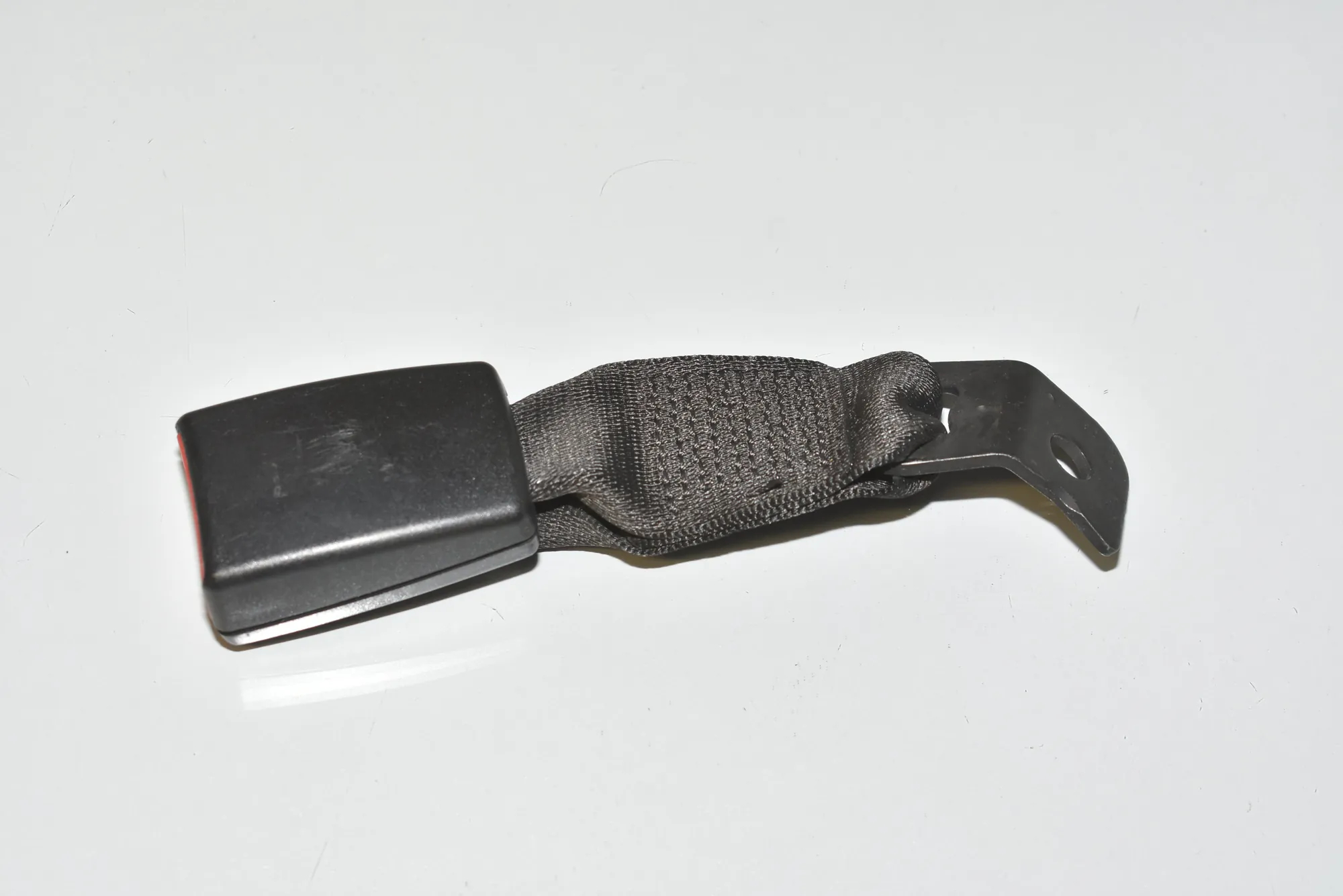 Rear Right Seat Buckle – OEM 9117261 · BMW 3 (E90) 325 d 2011 – 3