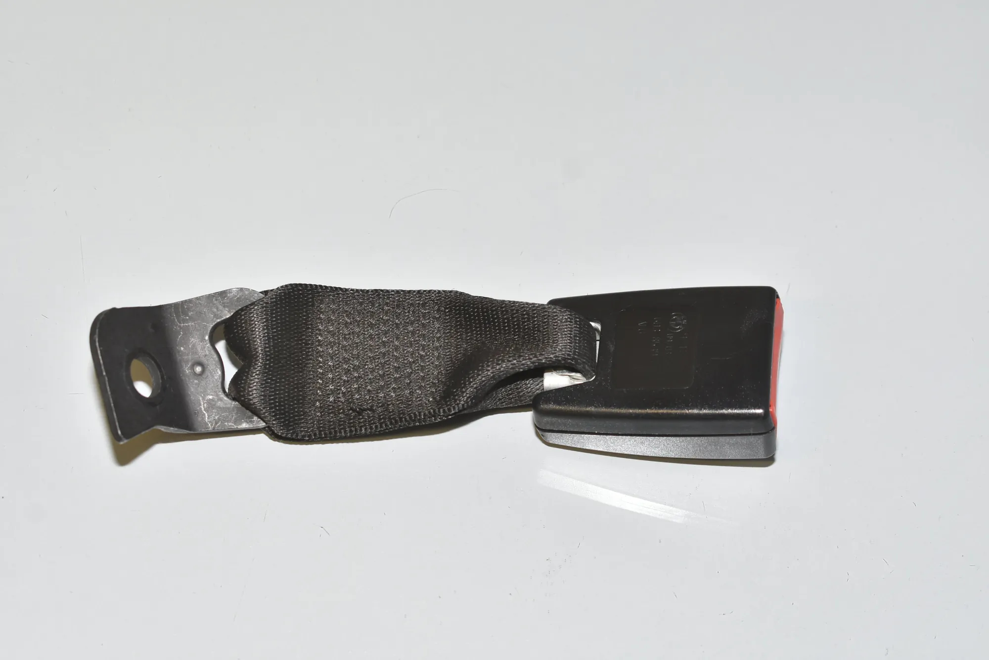 Rear Right Seat Buckle – OEM 9117261 · BMW 3 (E90) 325 d 2011