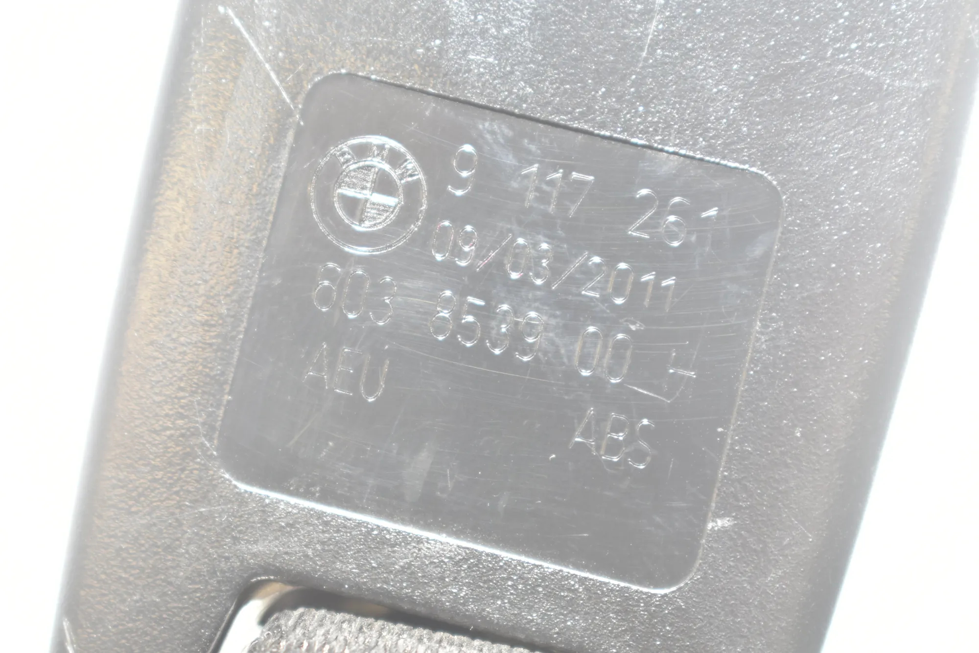 Rear Right Seat Buckle – OEM 9117261 · BMW 3 (E90) 325 d 2011 – 4