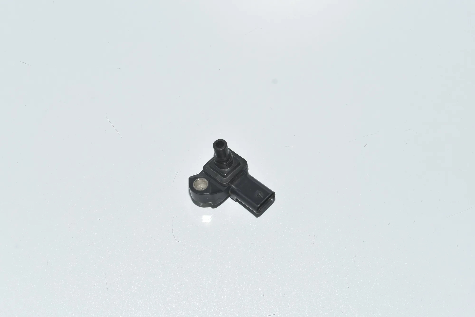 Intake Manifold Pressure Sensor – OEM 13627804742 · BMW BMW 3 (E90) 2011