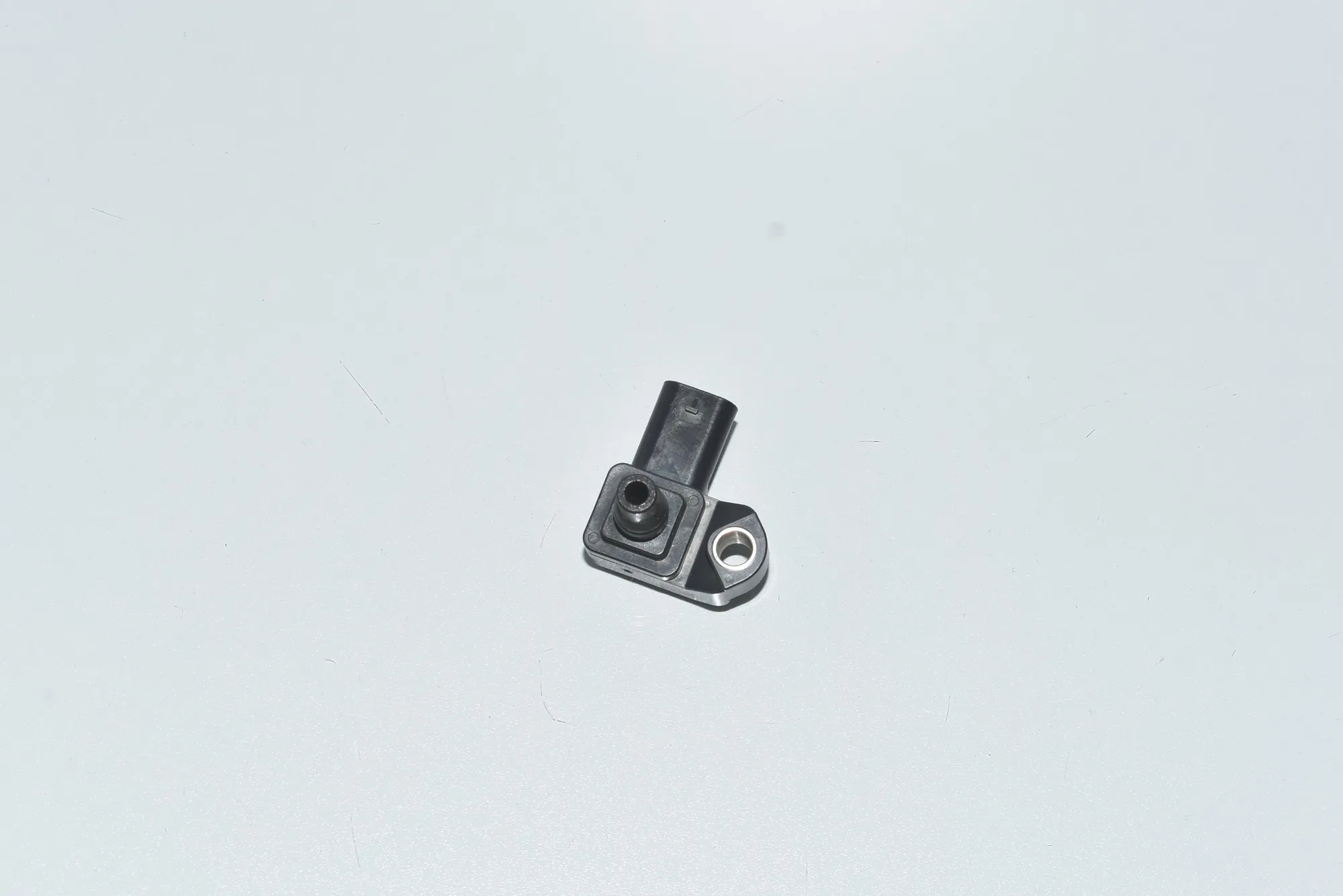 Intake Manifold Pressure Sensor – OEM 13627804742 · BMW BMW 3 (E90) 2011 – 2