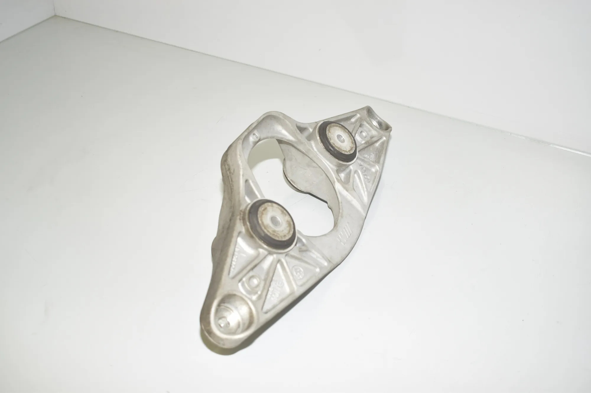 Rear Differential Bracket – OEM 2284474 · BMW 5 (F10) M5 2015 – 4