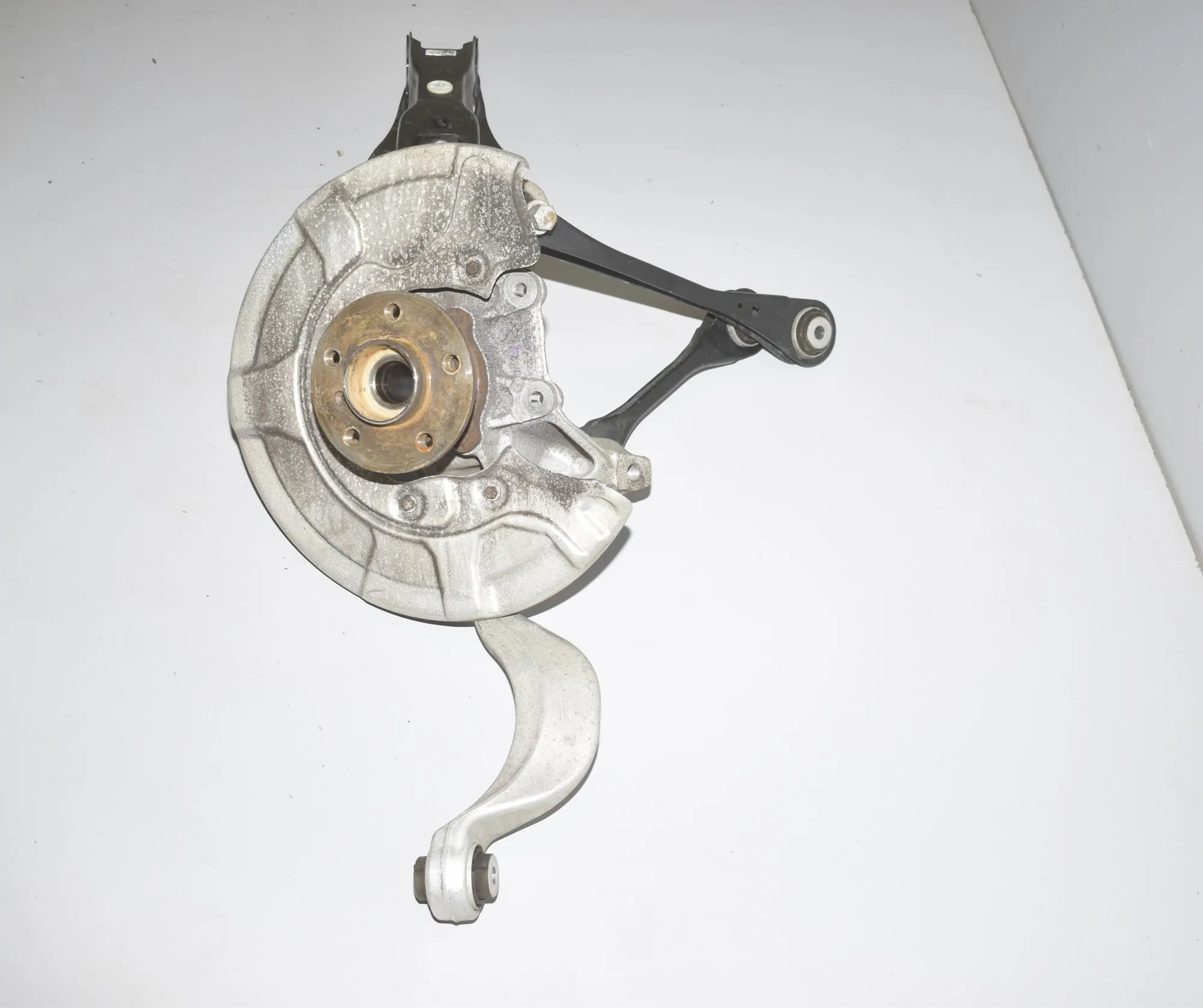 Rear Left Wheel Hub Spindle – OEM 6878029 · BMW BMW 3 (G20, G28) 2019 – 2