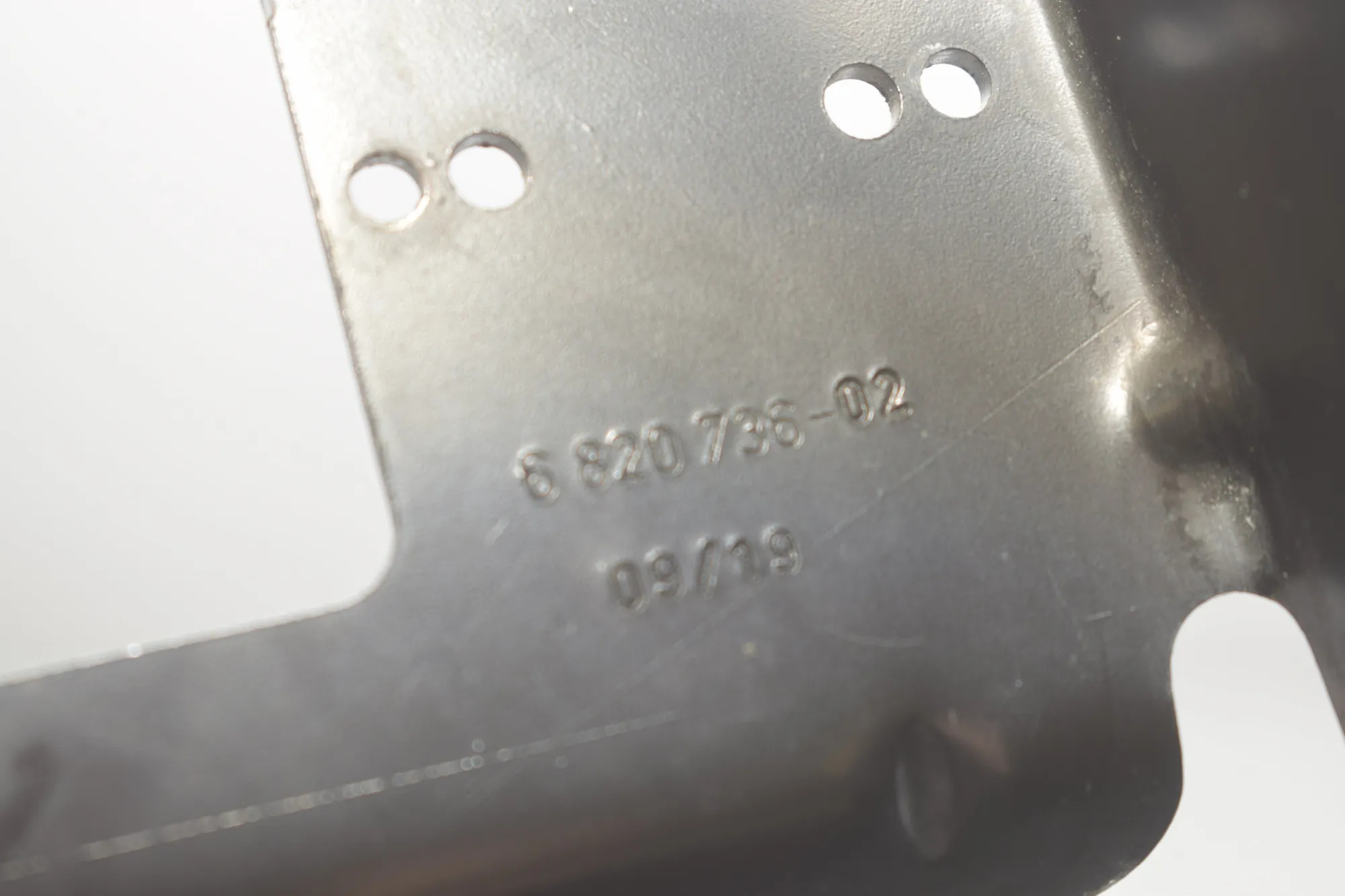 Bracket – OEM 6820736 · BMW BMW 3 (G20, G28) 2019 – 4