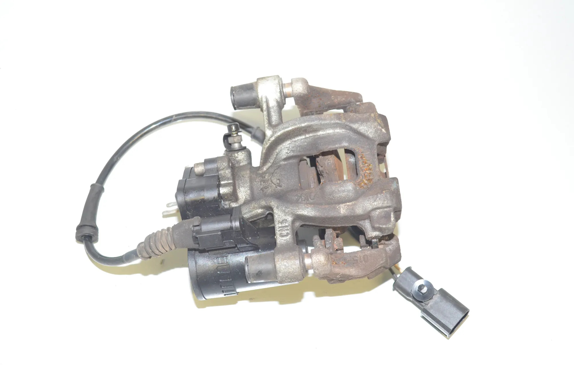 Rear Left Brake Caliper – OEM 6883025 · BMW BMW i3 (I01) 2020 – 2