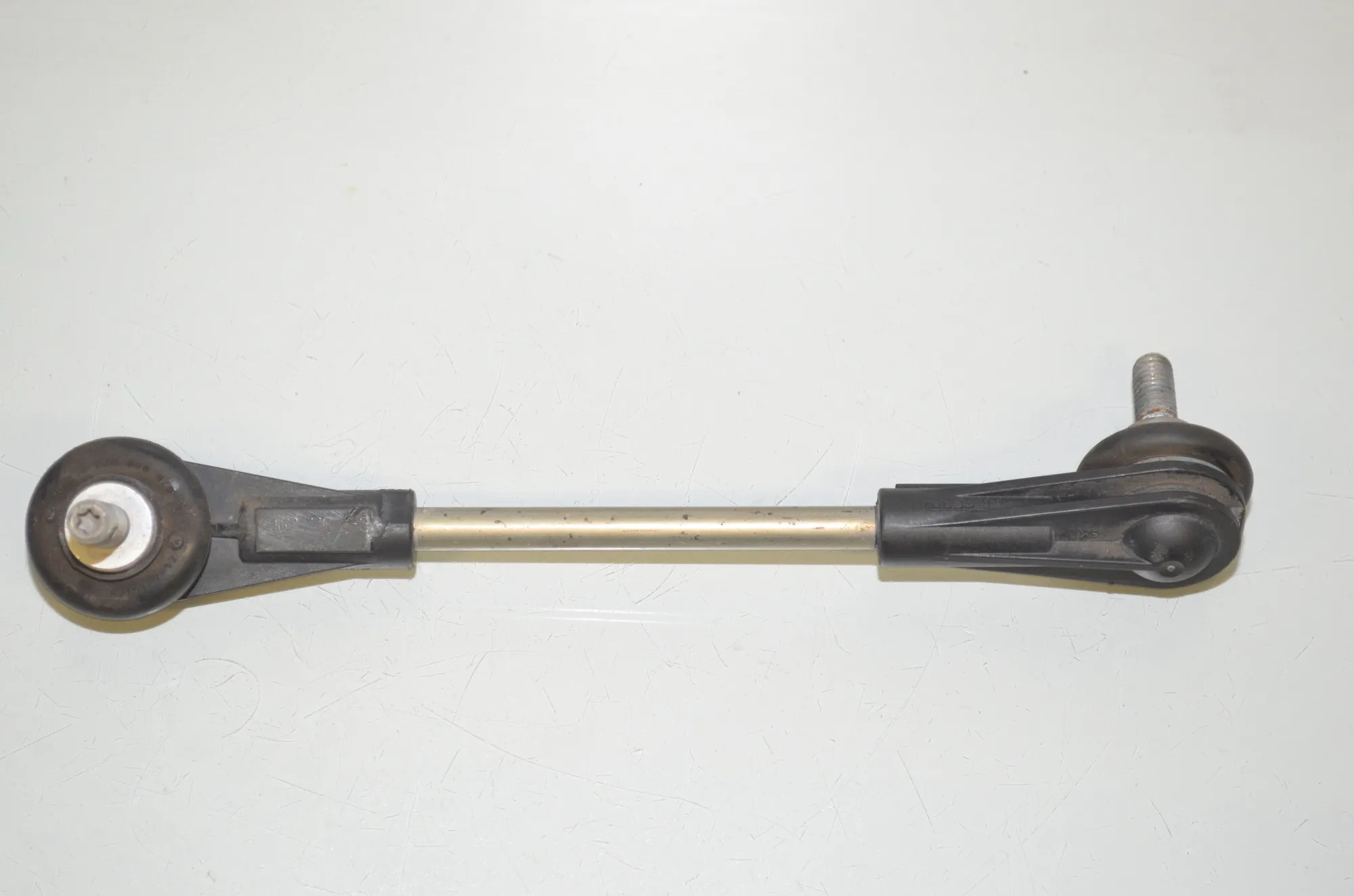 Front Right Stabilizer Link – OEM 6862858 · BMW BMW i3 (I01) 2020 – 2