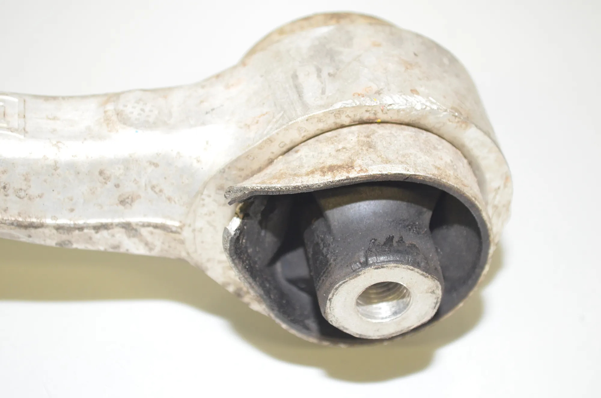 Front Left Lower Control Arm – OEM 6863739 · BMW BMW i3 (I01) 2020 – 4