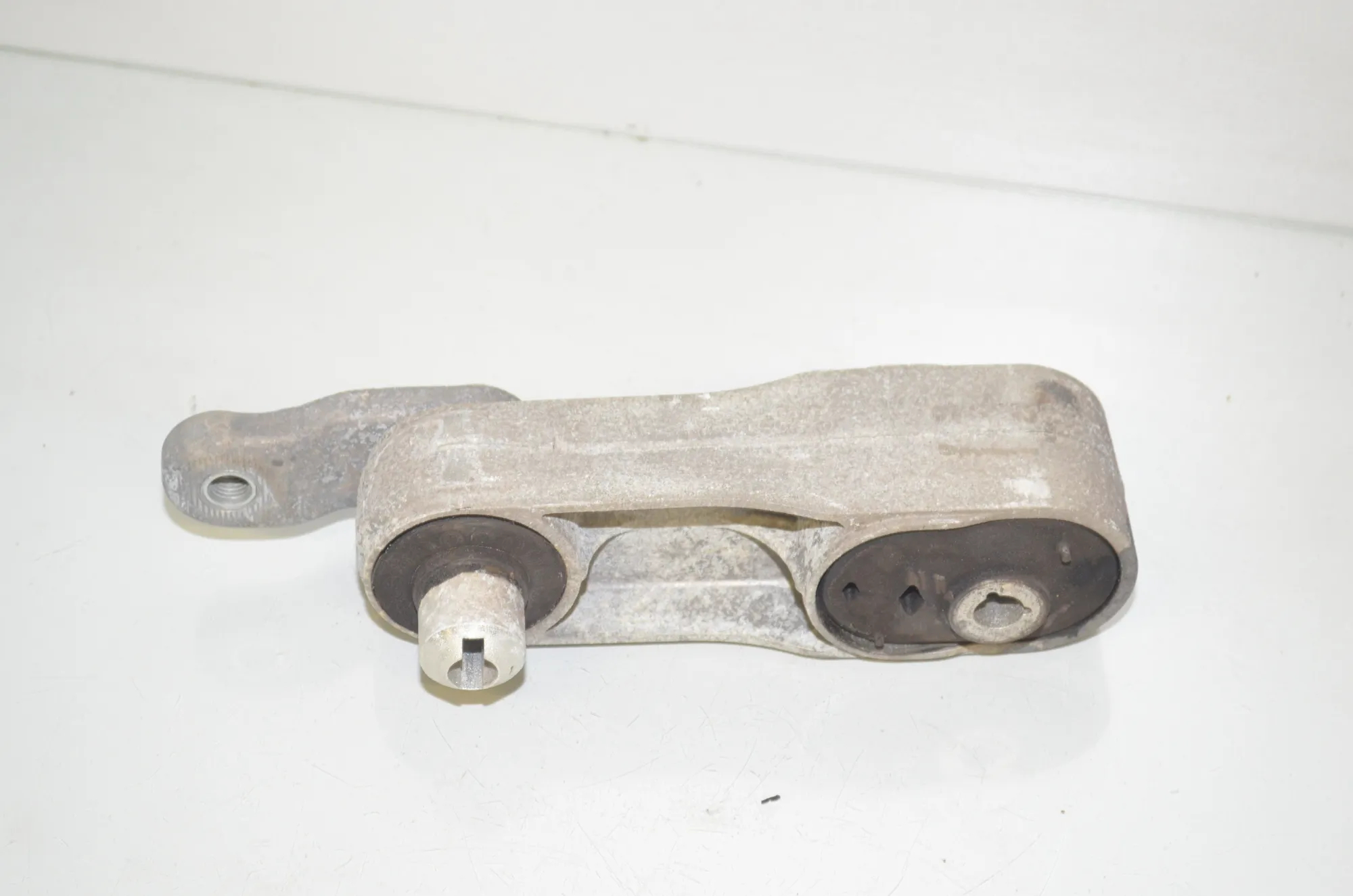 Bracket – OEM 6793362 · BMW BMW i3 (I01) 2020 – 3