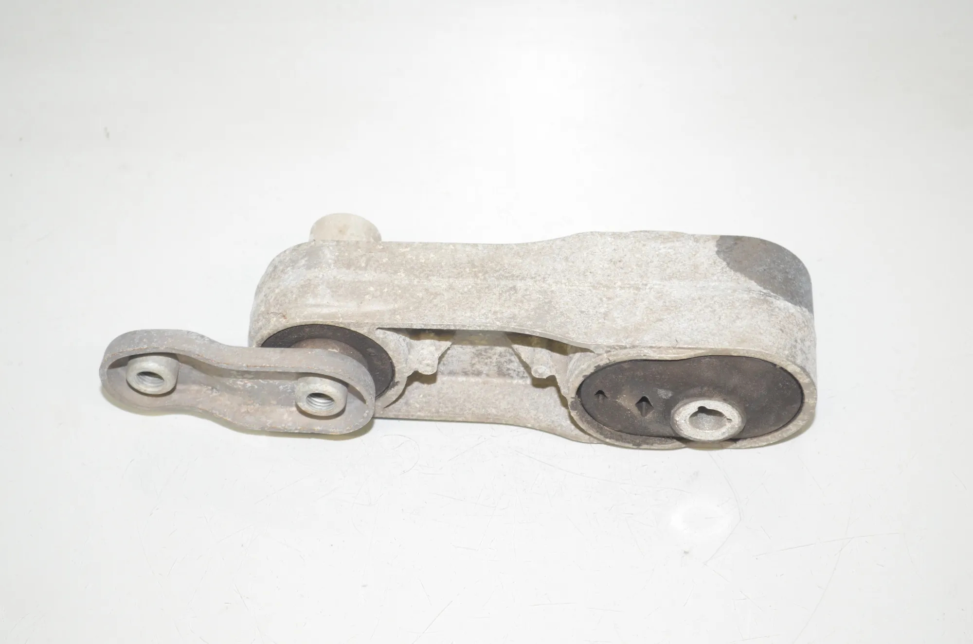 Bracket – OEM 6793362 · BMW BMW i3 (I01) 2020 – 2