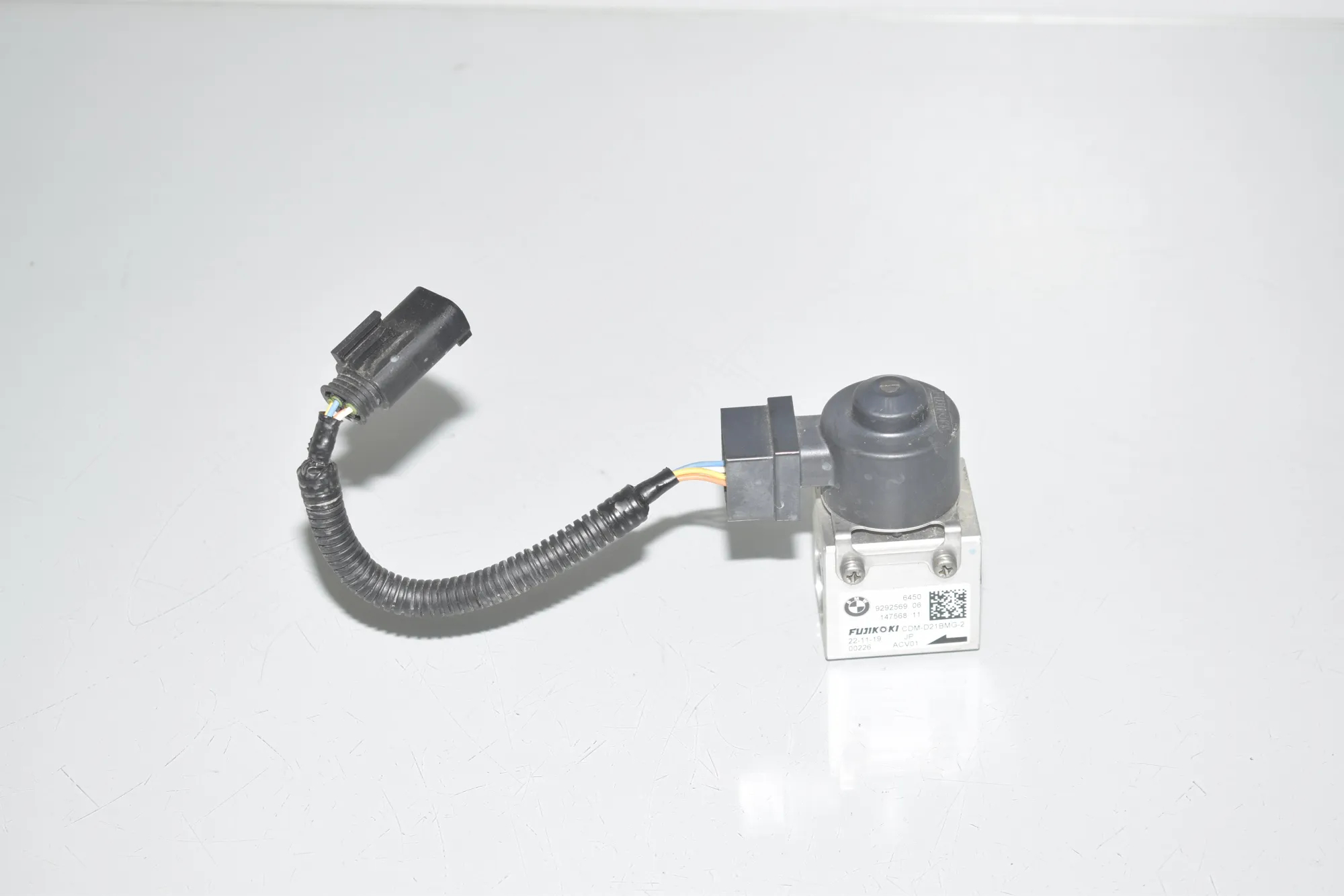A/C Conditioner Expansion Valve – OEM 9292569 · BMW BMW i3 (I01) 2020