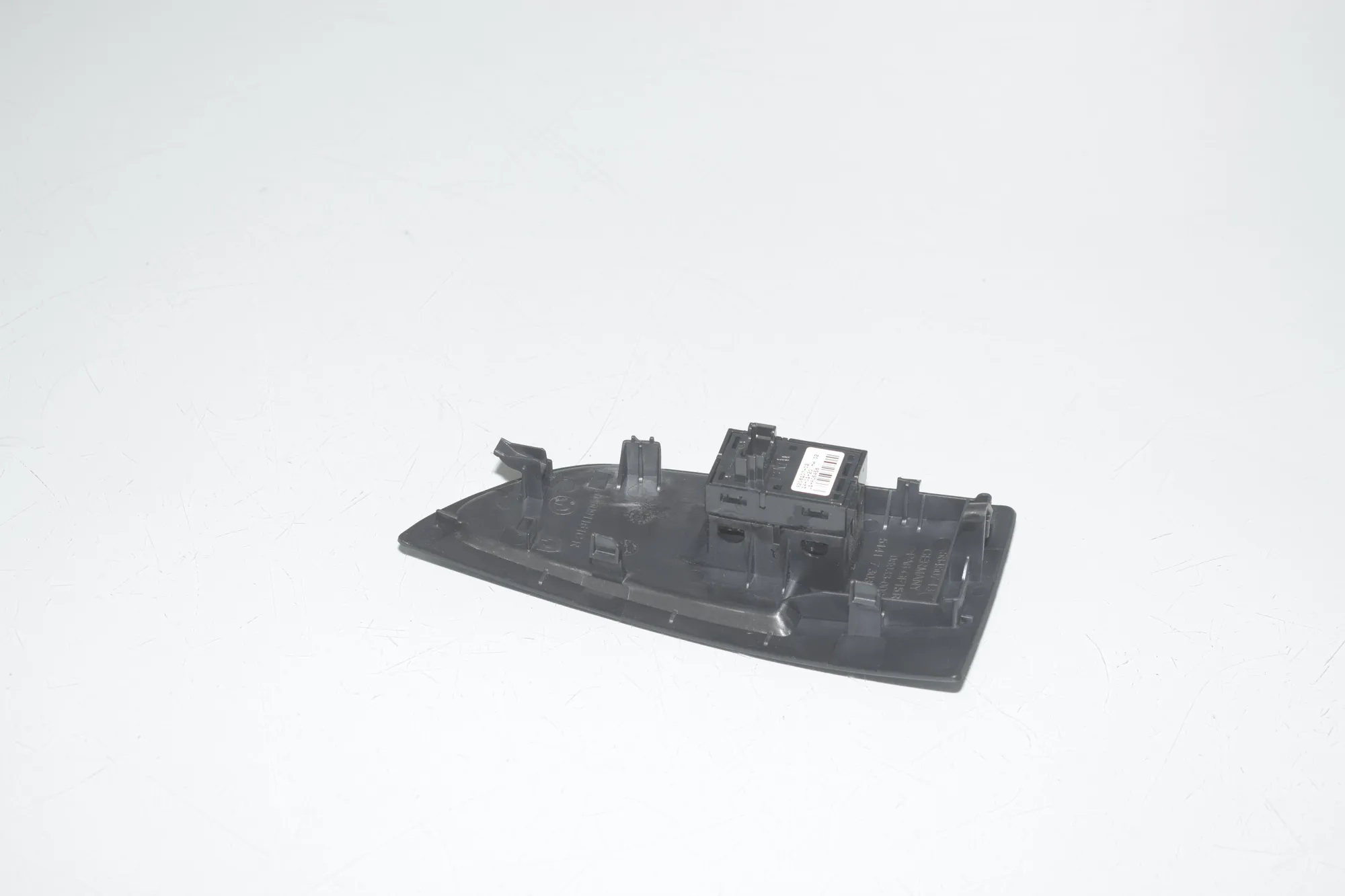 Front Right Door Window Switch – OEM 9208107 · BMW BMW i3 (I01) 2020 – 3