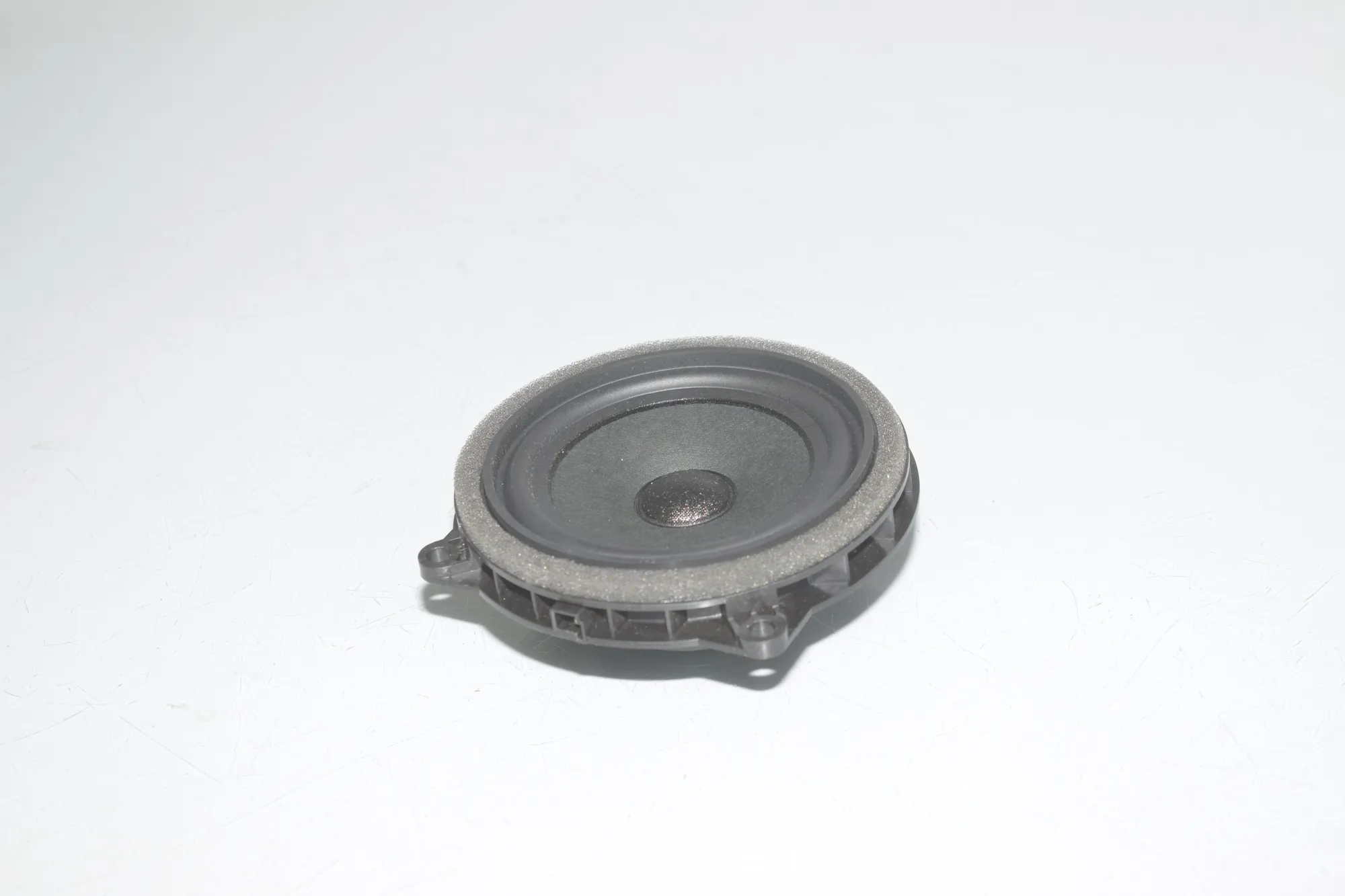 Front Left Door Speaker – OEM 8715685 · BMW BMW i3 (I01) 2020 – 2