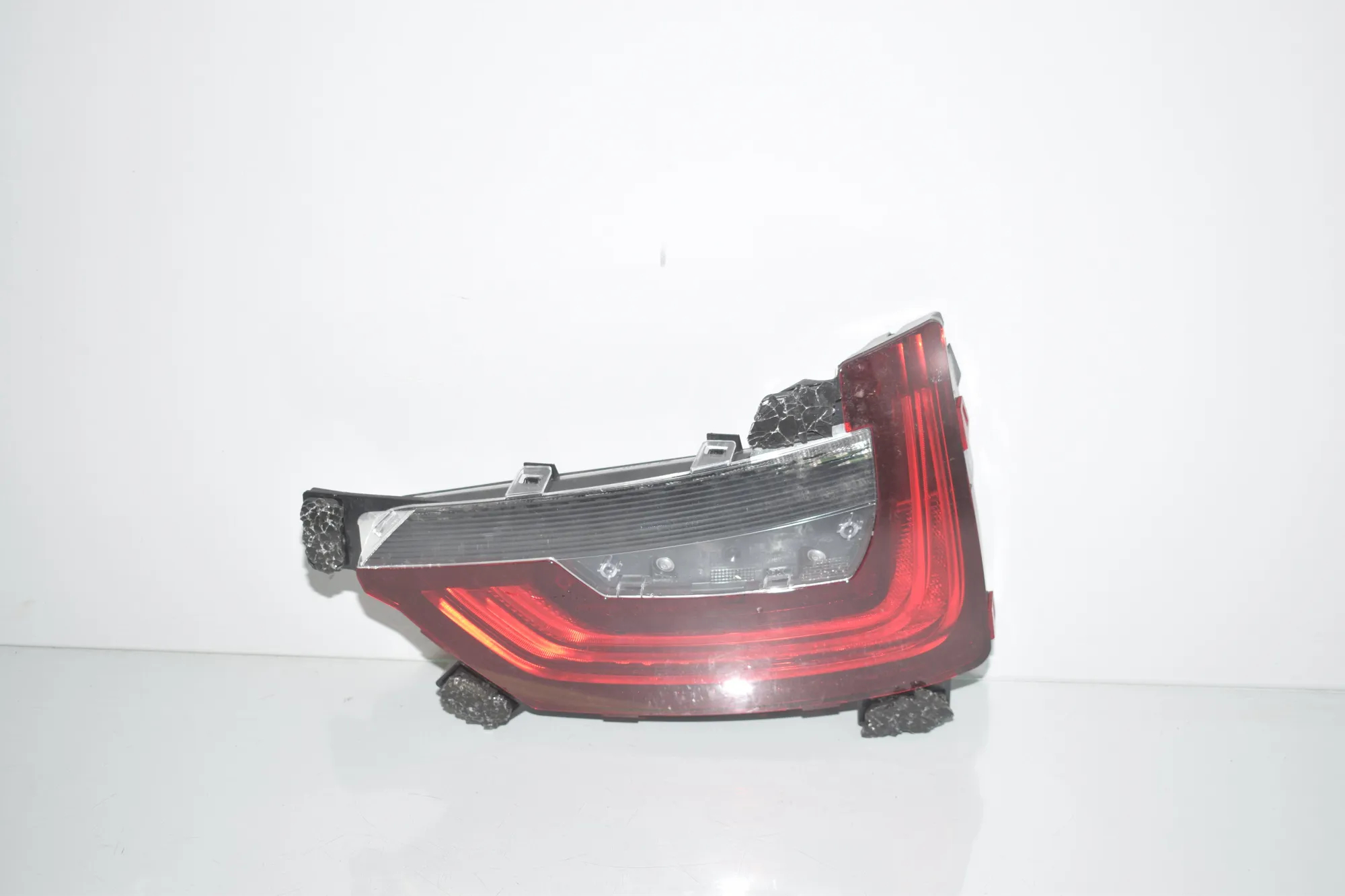 Right Side Tailgate Tail Light – OEM 7389606 · BMW BMW i3 (I01) 2020 – 3