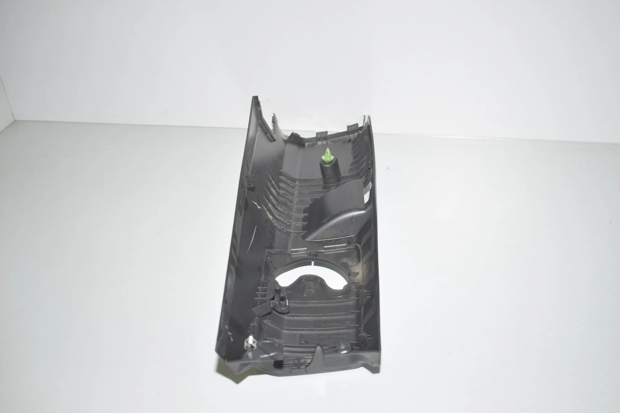 Left Side B Pillar Trim – OEM 7287935 · BMW BMW i3 (I01) 2020 – 4