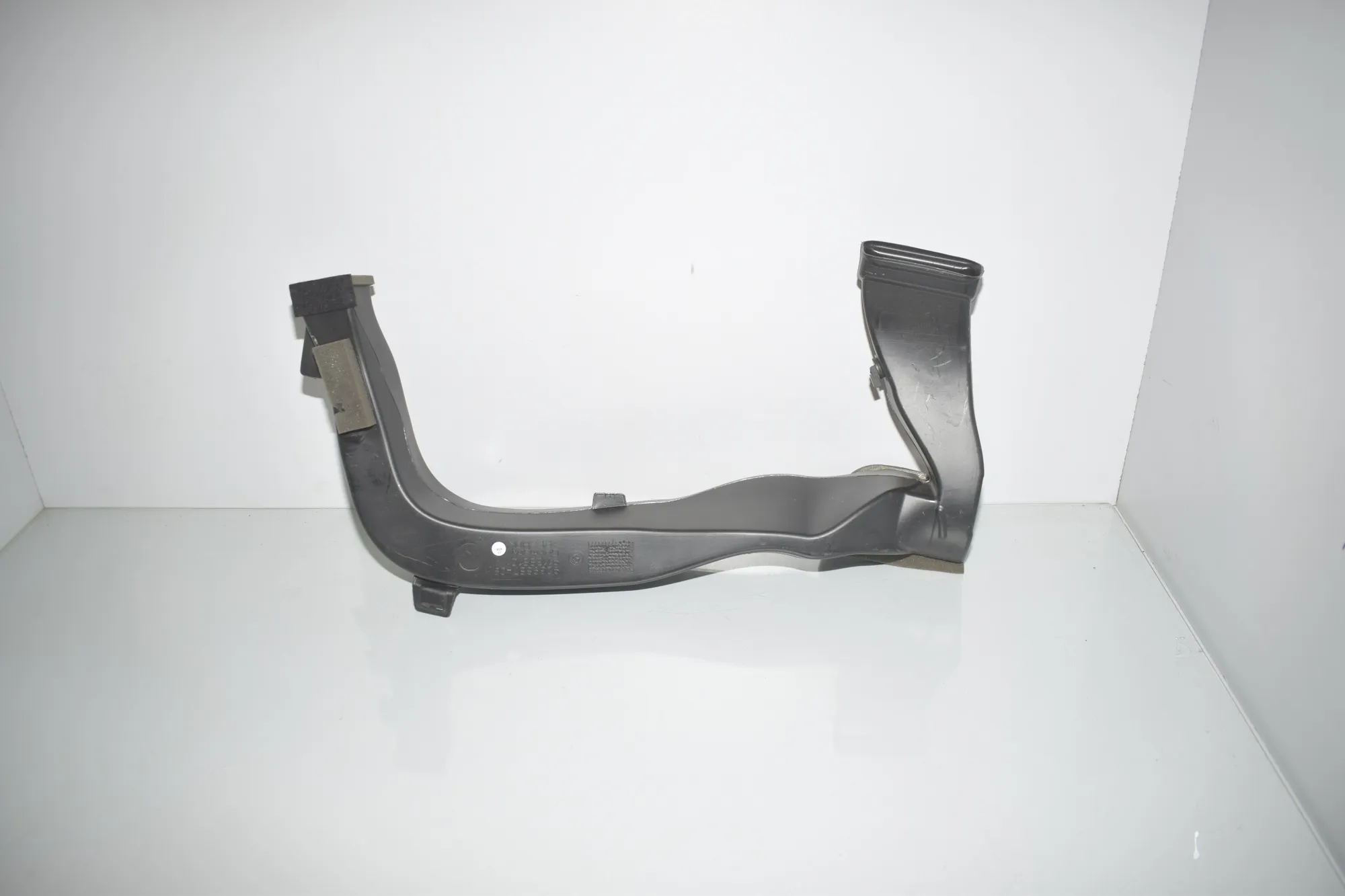 Interior Air Duct Channel – OEM 9269857 · BMW BMW i3 (I01) 2020 – 2