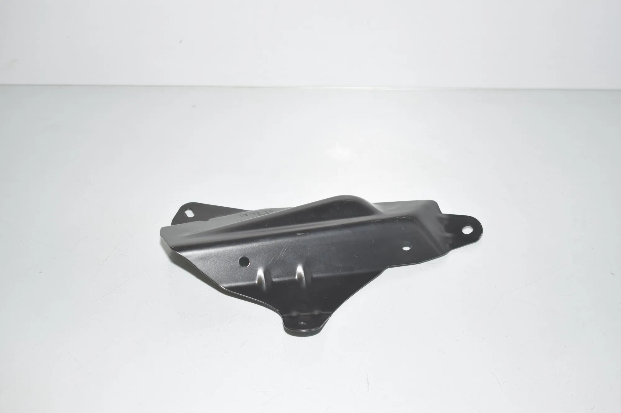 Bracket – OEM 7288502 · BMW BMW i3 (I01) 2020