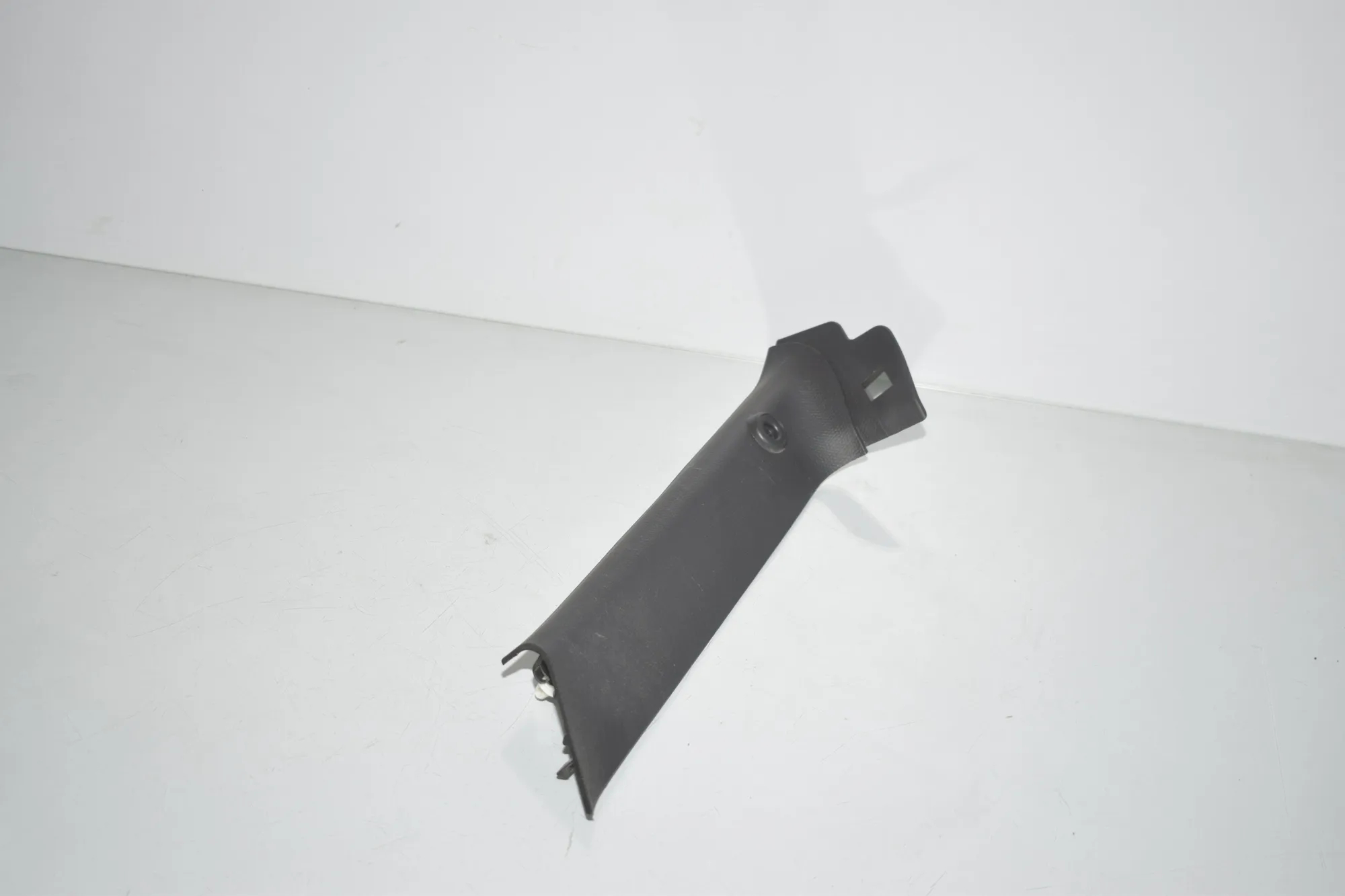 Tailgate Bootlid Trim – OEM 7315766 · BMW BMW i3 (I01) 2020 – 2