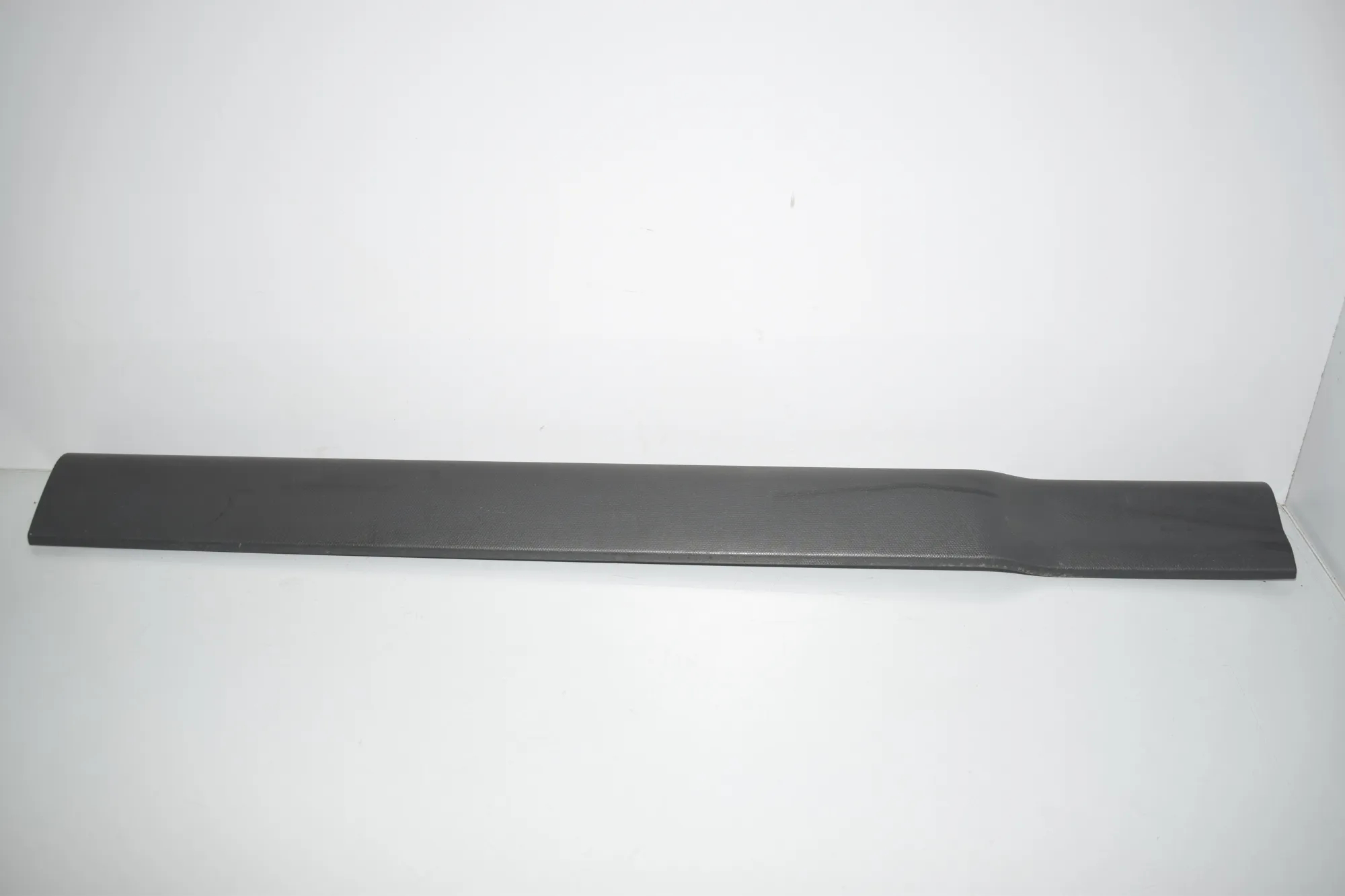 Front Right Interior Step Trim – OEM 7272380 · BMW BMW i3 (I01) 2020