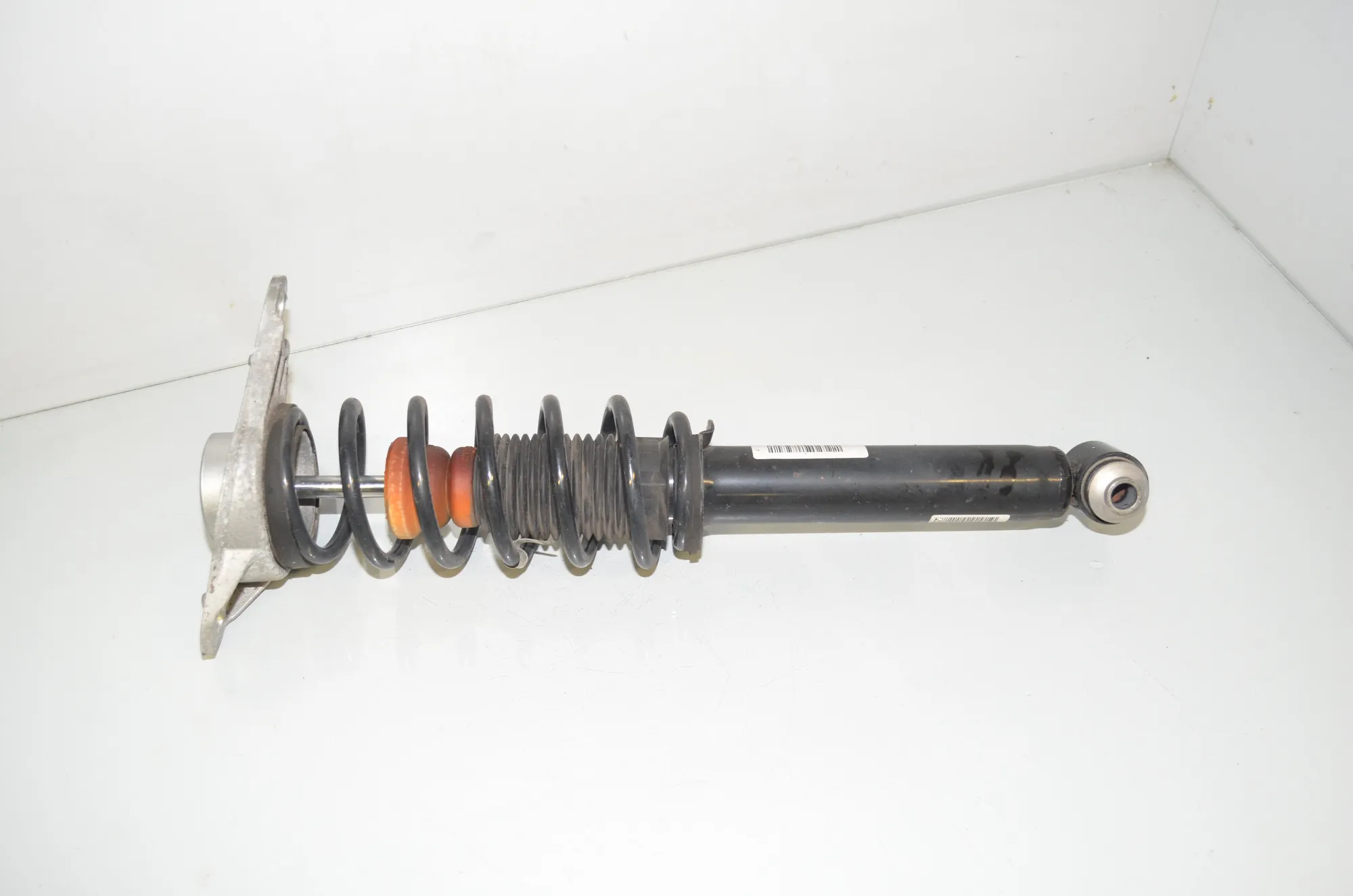 Rear Left Shock Absorber – OEM 6880101 · BMW BMW i3 (I01) 2020 – 2