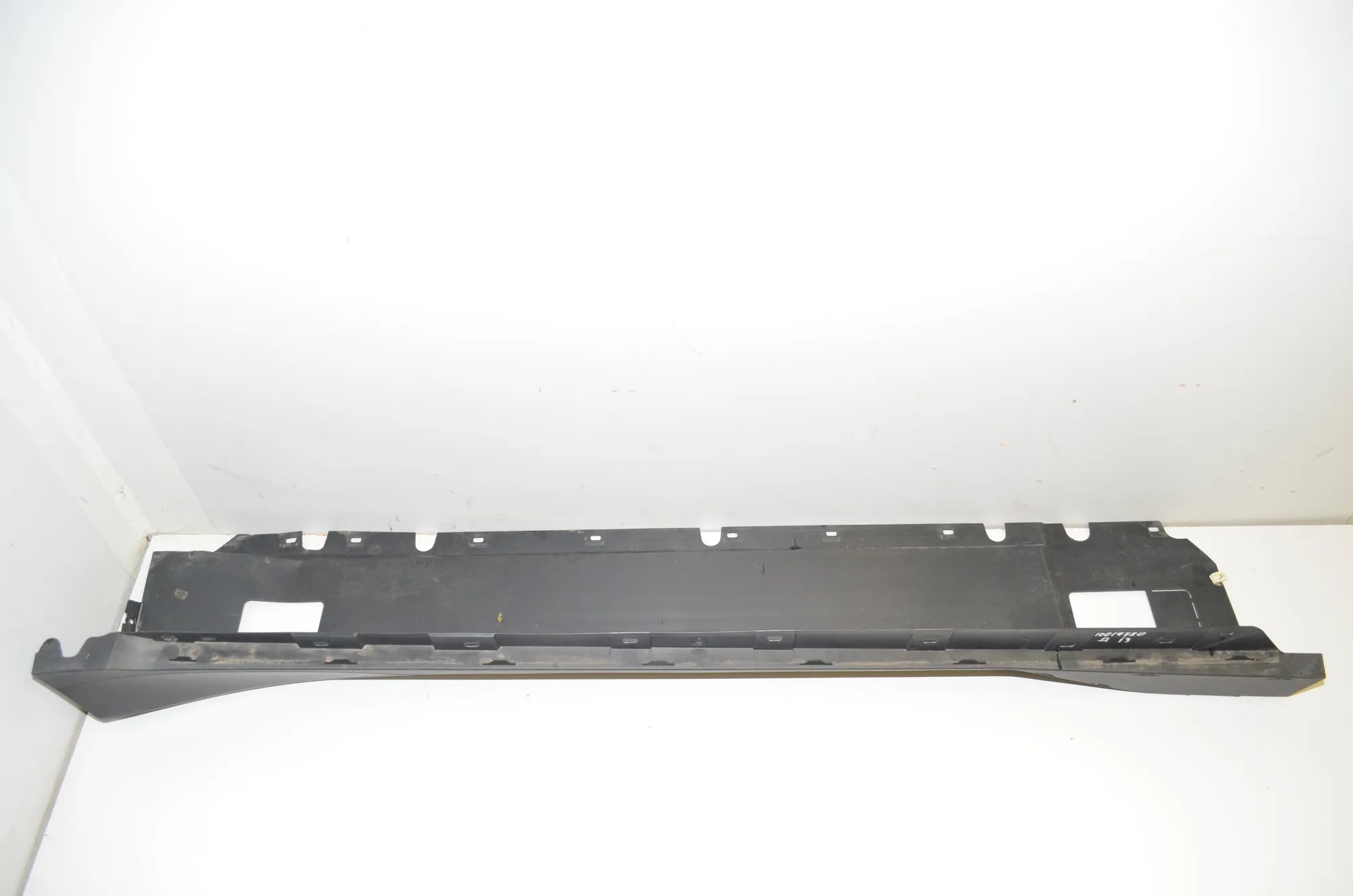 Right Side Sideskirt – OEM 7368598 · BMW BMW i3 (I01) 2020 – 2