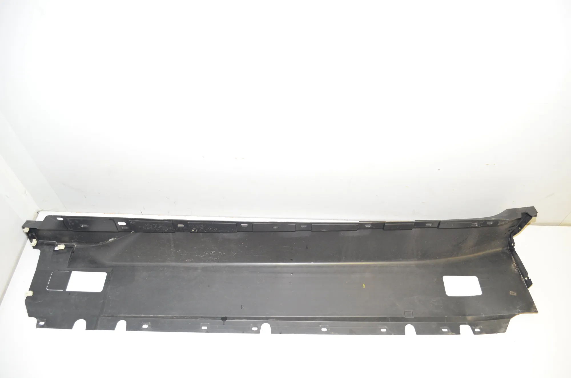 Right Side Sideskirt – OEM 7368598 · BMW BMW i3 (I01) 2020 – 3