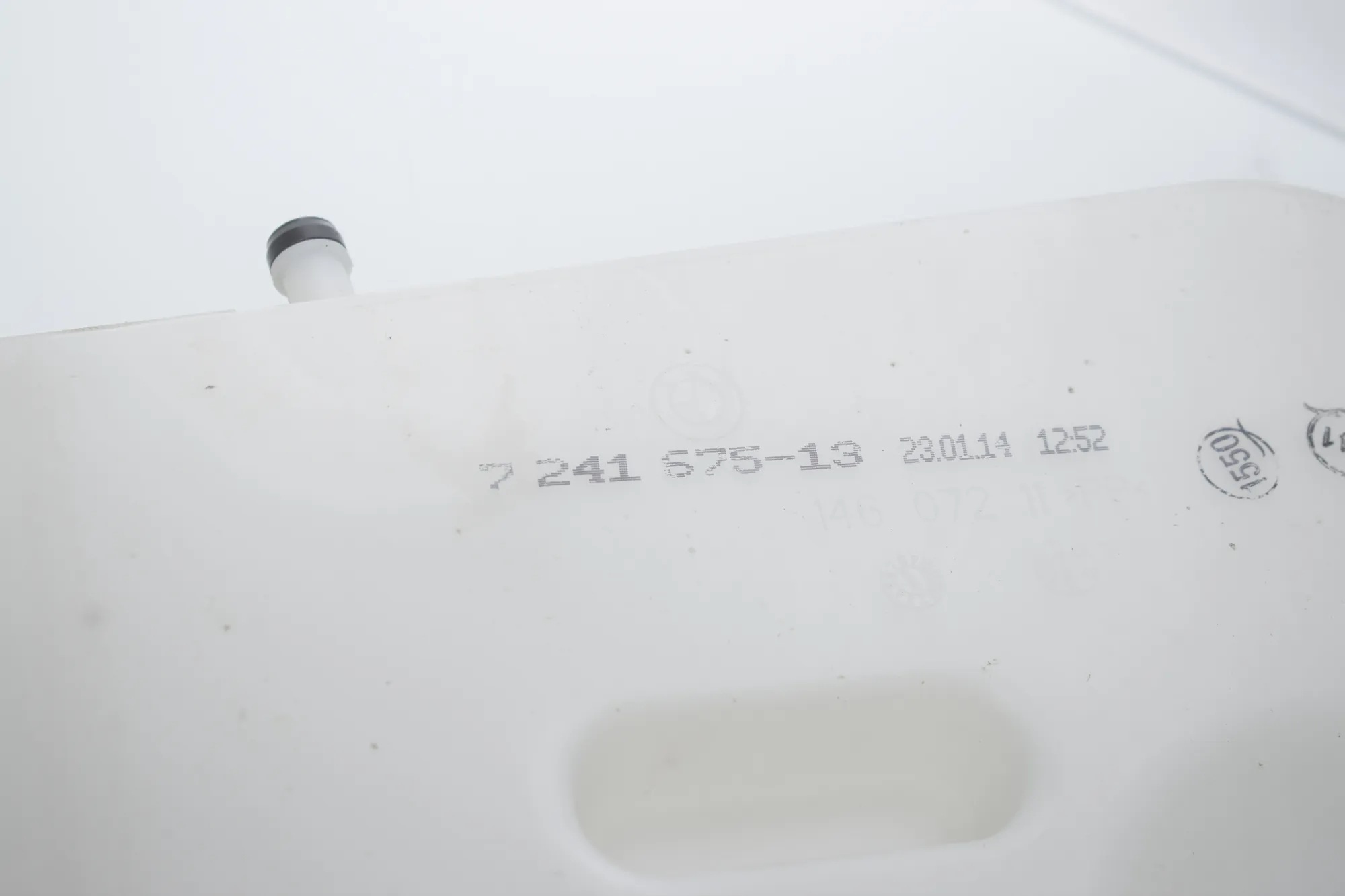 Window Washer Tank – OEM 7241675 · BMW 3 Touring (F31) 330 d xDrive 2014 – 4
