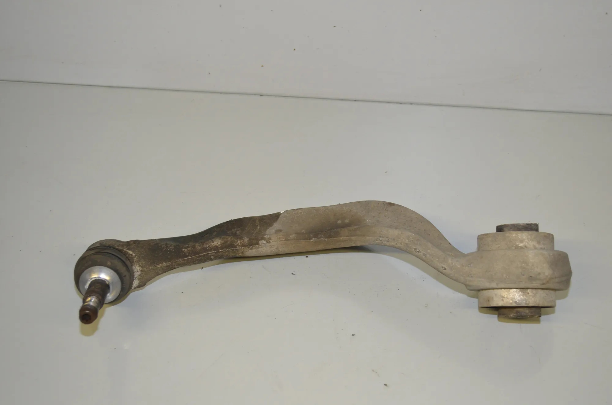 Front Left Curved Control Arm – OEM 6861157 · BMW 5 (G30) (2016 - -) M 550 i xDrive 2017 – 4