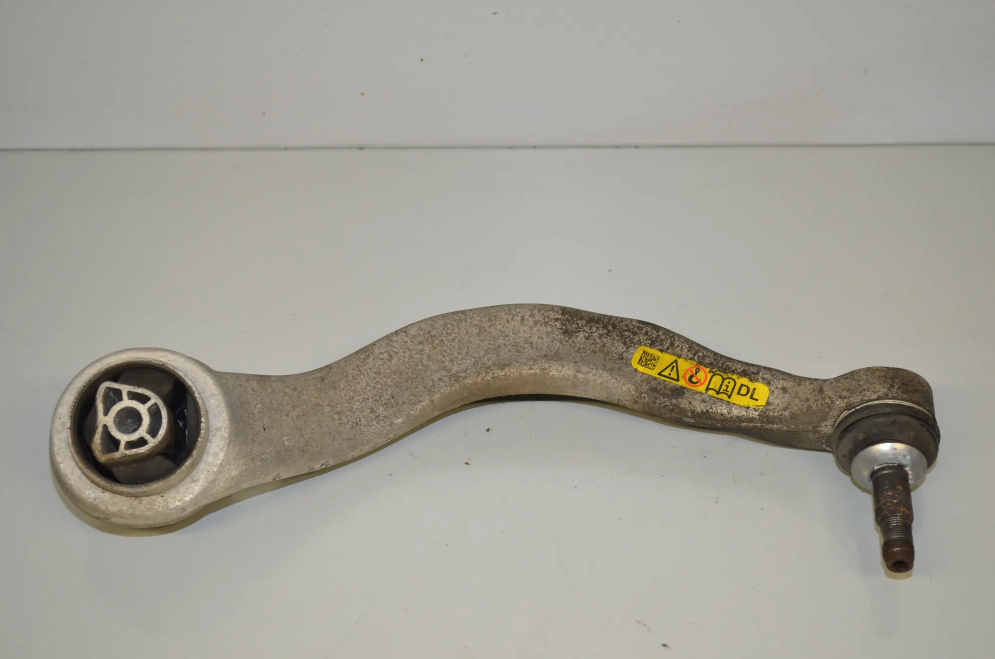 Front Left Curved Control Arm – OEM 6861157 · BMW 5 (G30) (2016 - -) M 550 i xDrive 2017 – 2