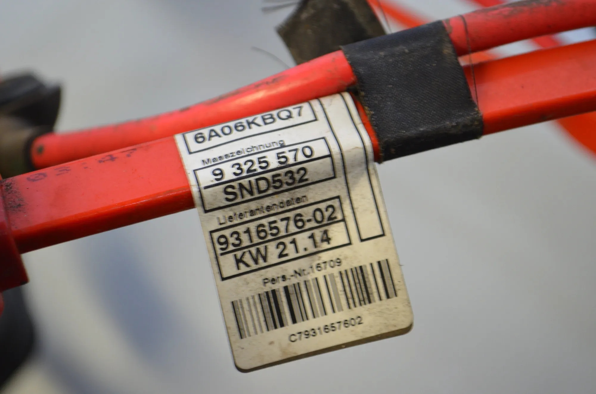 Positive Battery Cable – OEM 9325570 · BMW 3 (F30, F80) 330 d 2014 – 5