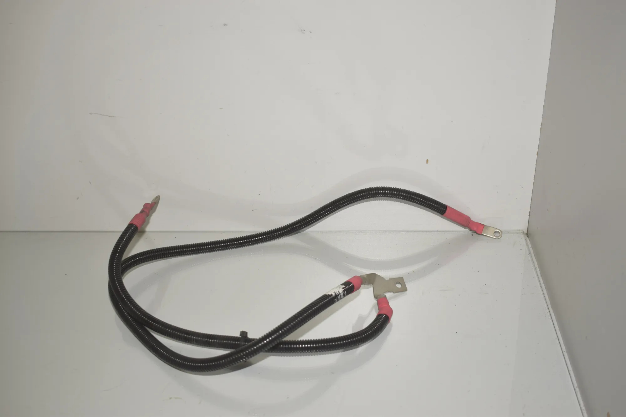 Positive Battery Cable · BMW 5 Touring (F11) 523 i 2011 – 3
