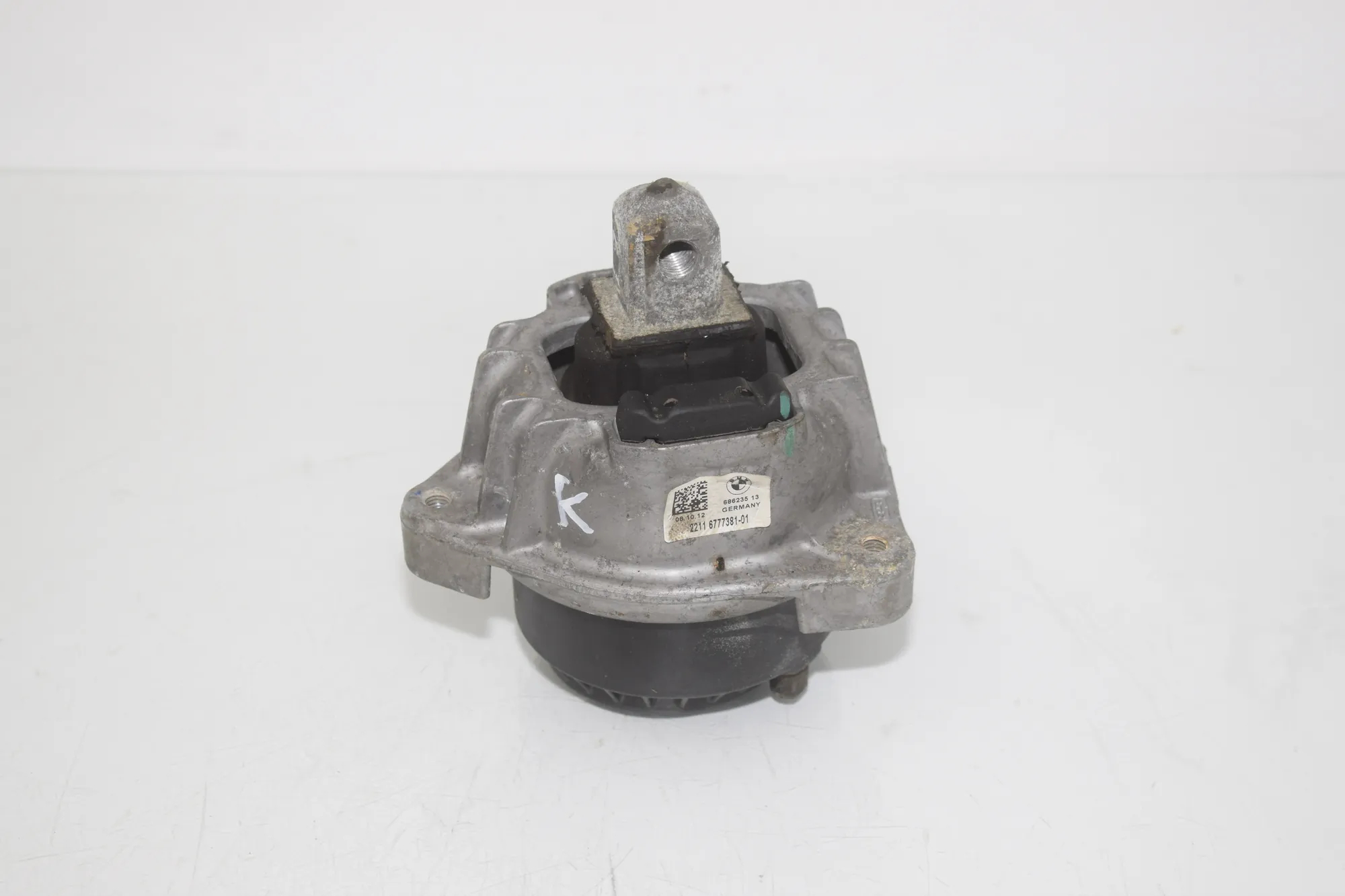 Left Side Engine Mount – OEM 6777381 · BMW 5 Touring (F11) 530 d xDrive 2012
