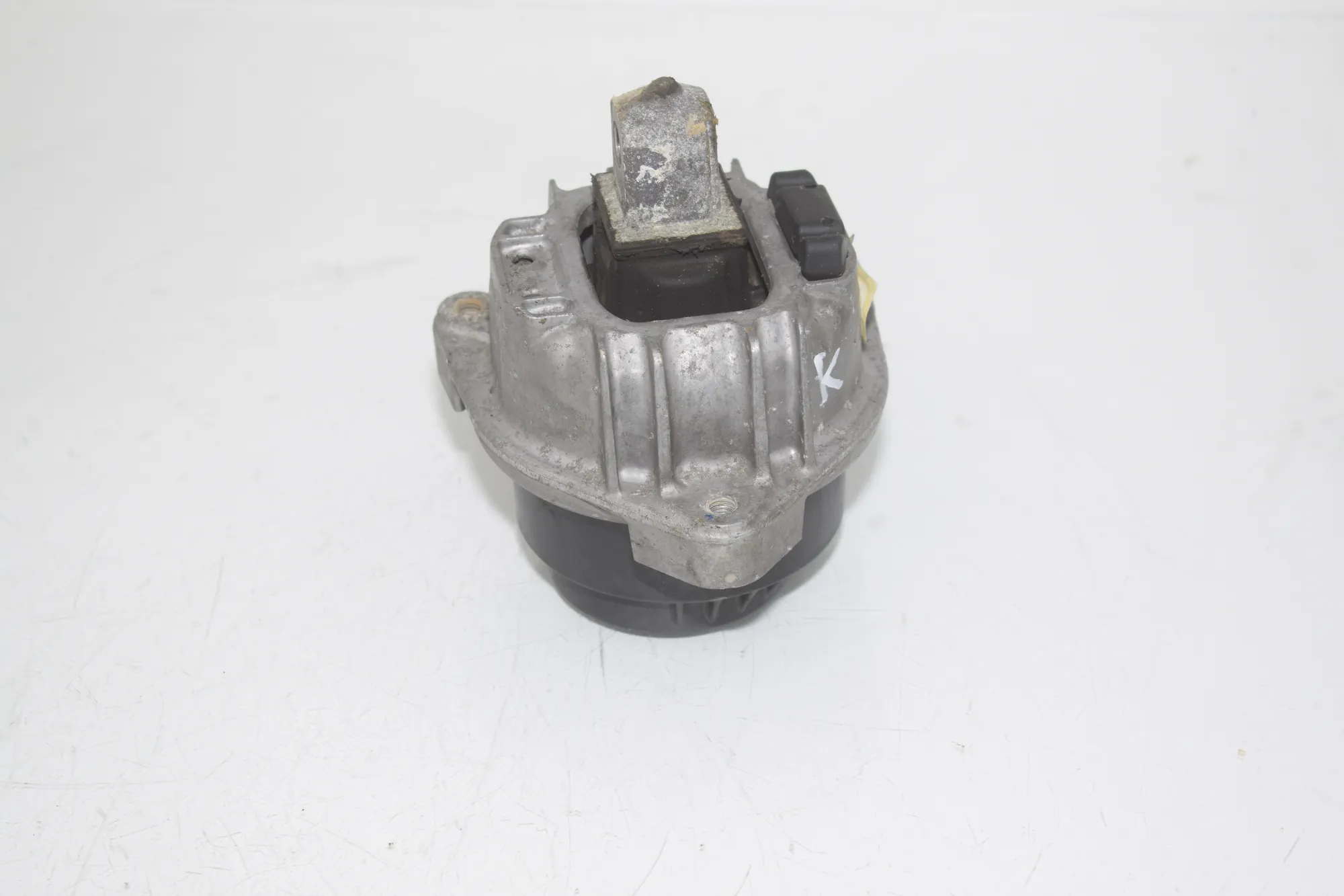 Left Side Engine Mount – OEM 6777381 · BMW 5 Touring (F11) 530 d xDrive 2012 – 2