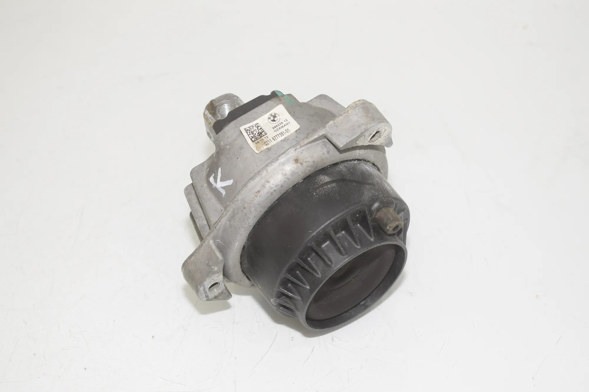 Left Side Engine Mount – OEM 6777381 · BMW 5 Touring (F11) 530 d xDrive 2012 – 3