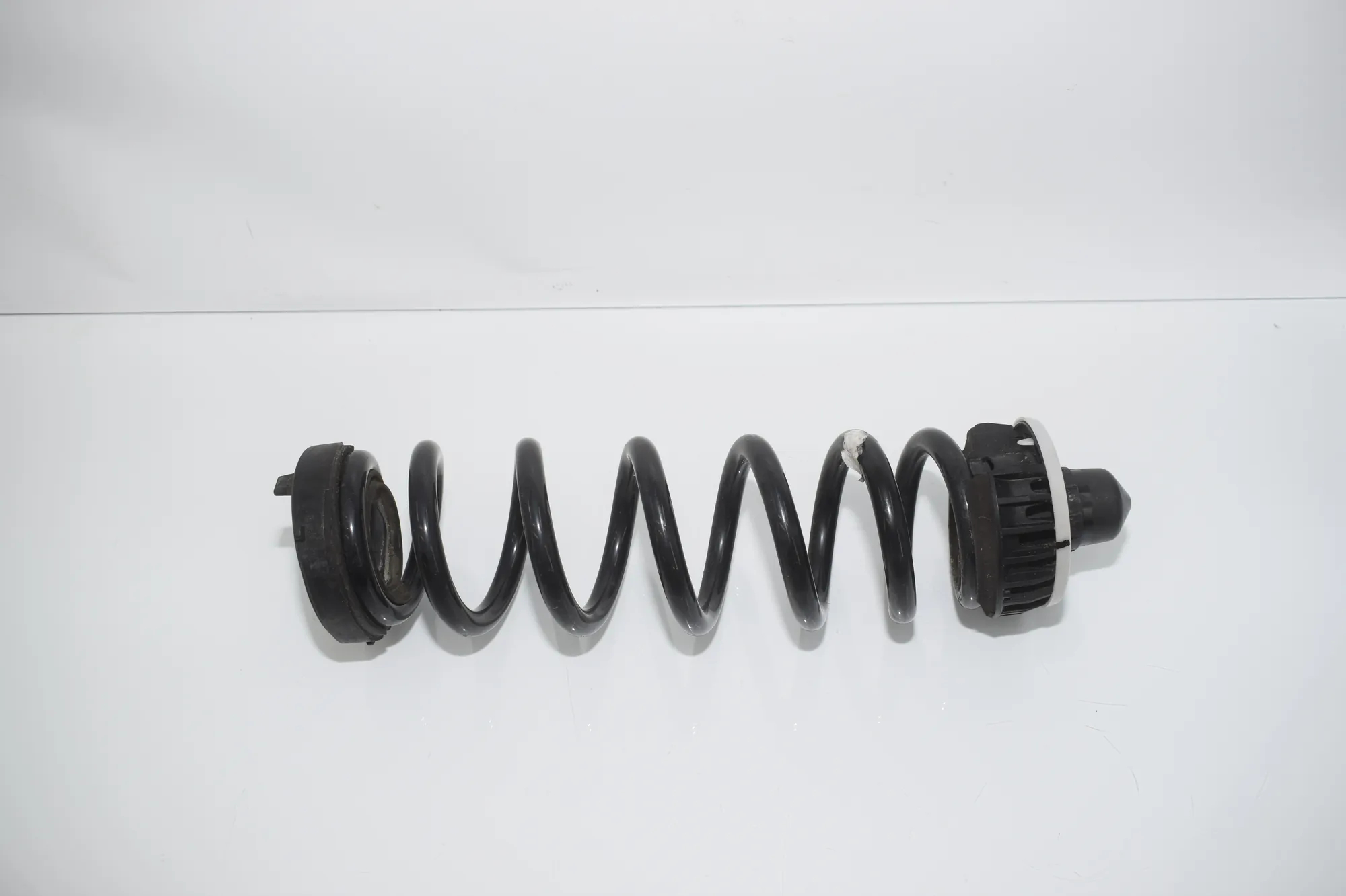 Rear Left Coil Spring – OEM 8843280 · BMW BMW 2 Coupe (G42, G87) 2021 – 2