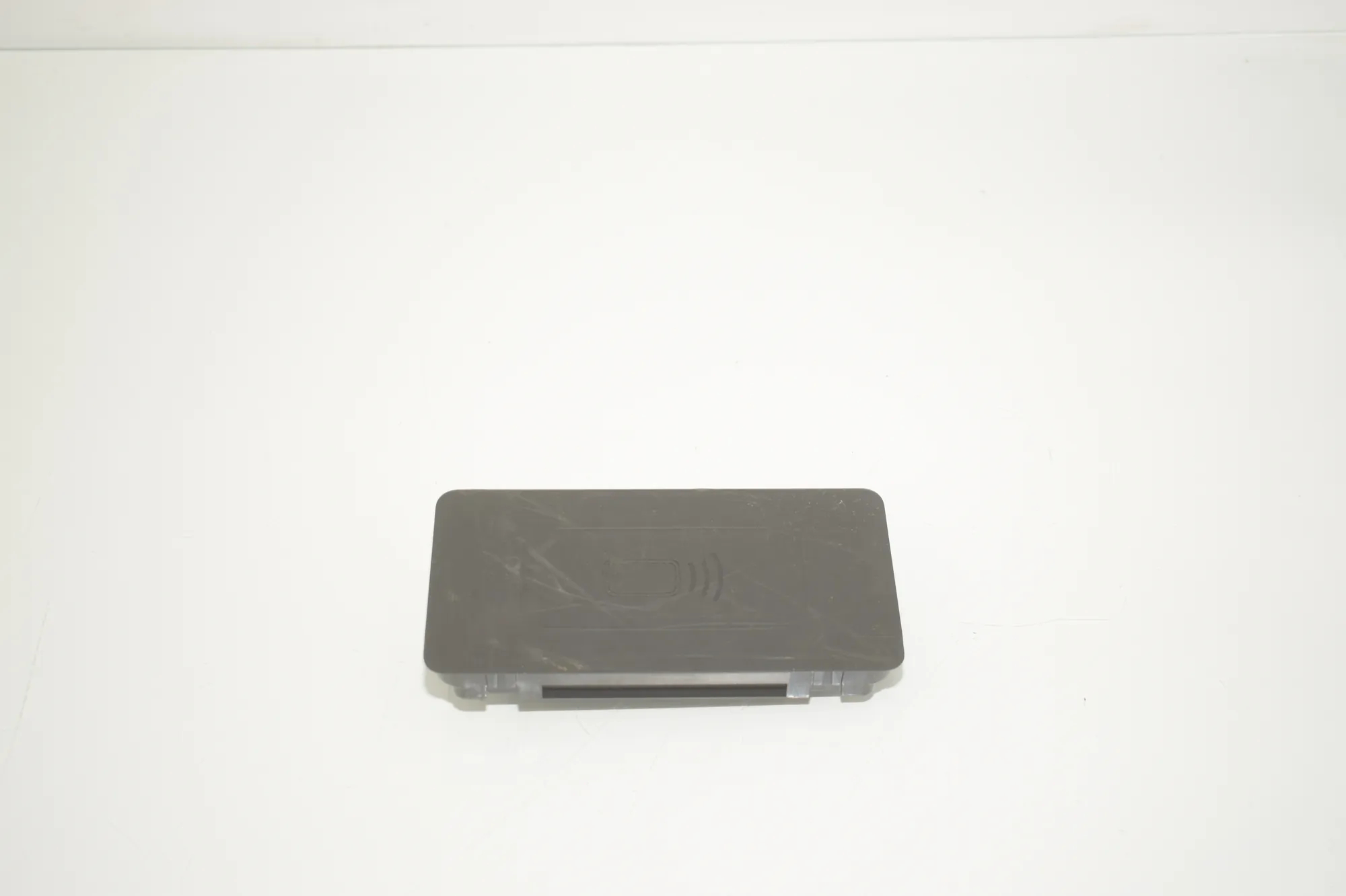 Wireless Charging Station – OEM 5A0D8A8 · BMW BMW 2 Coupe (G42, G87) 2021