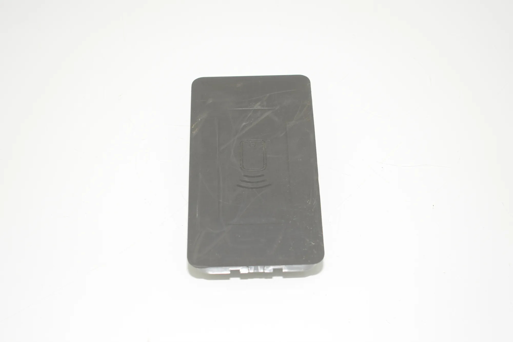 Wireless Charging Station – OEM 5A0D8A8 · BMW BMW 2 Coupe (G42, G87) 2021 – 2