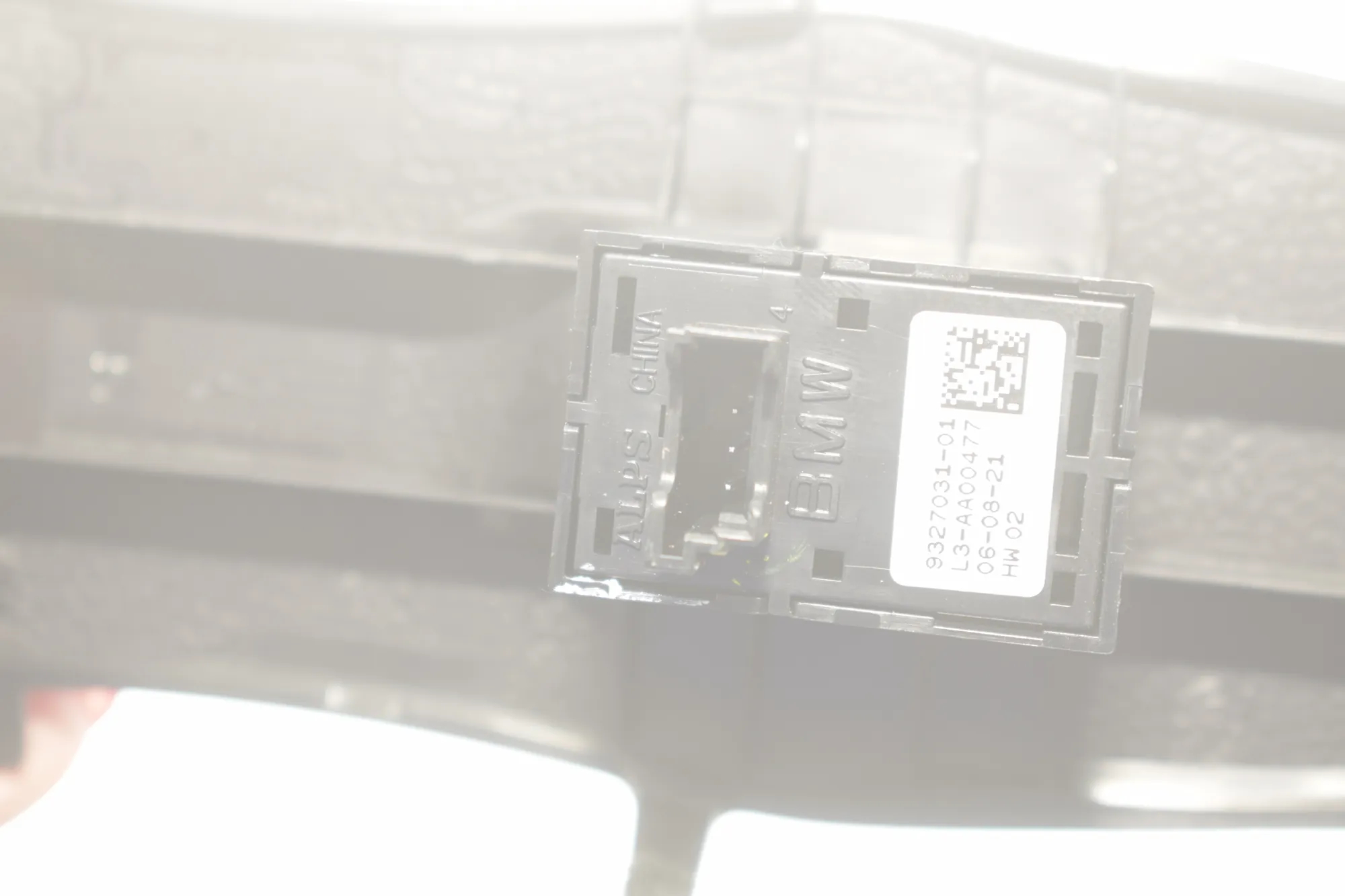 Front Right Door Window Switch – OEM 9327031 · BMW BMW 2 Coupe (G42, G87) 2021 – 4
