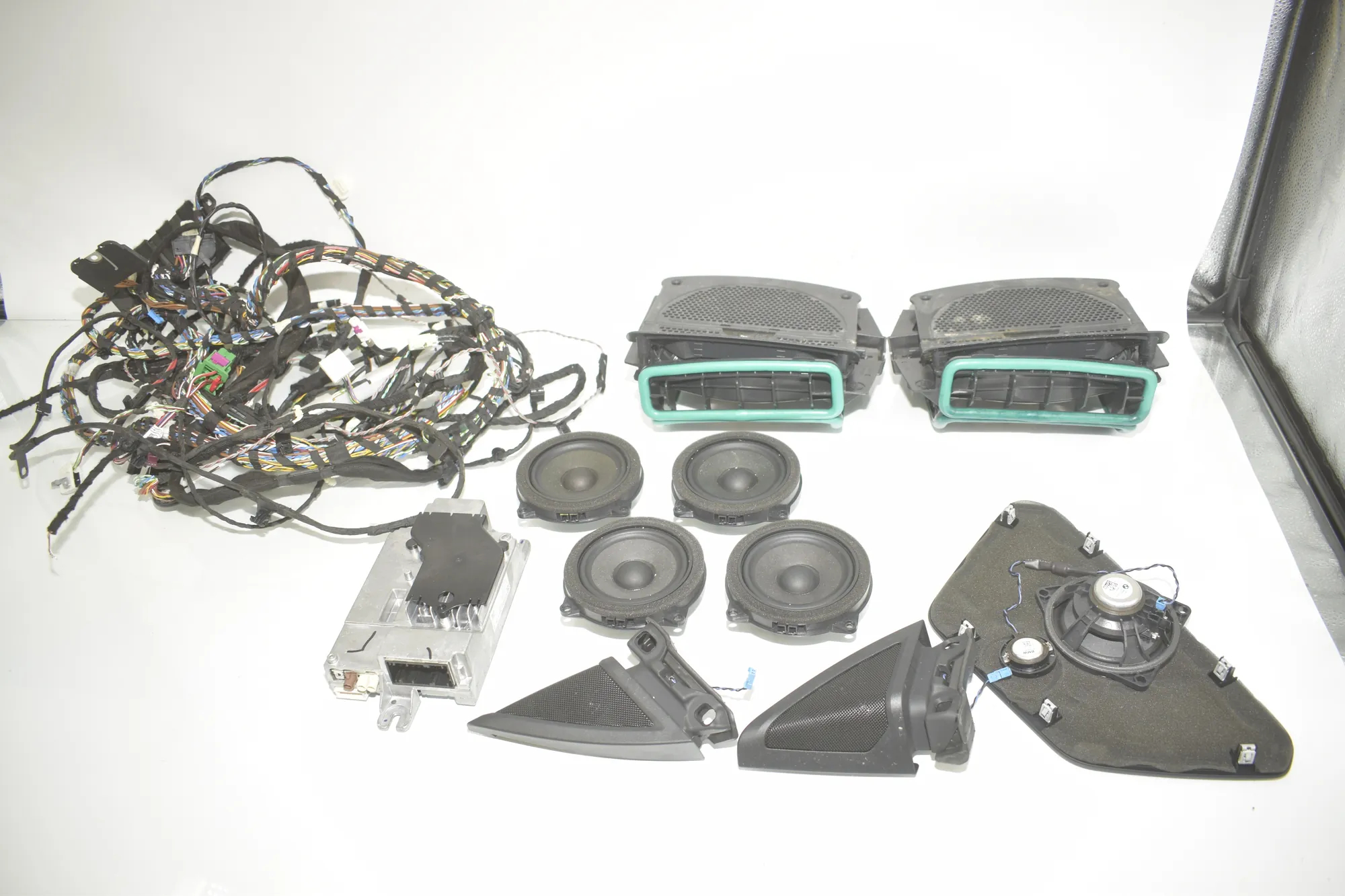 Sound Audio System Set – OEM 5A4CE63 · BMW BMW 2 Coupe (G42, G87) 2021 – 2