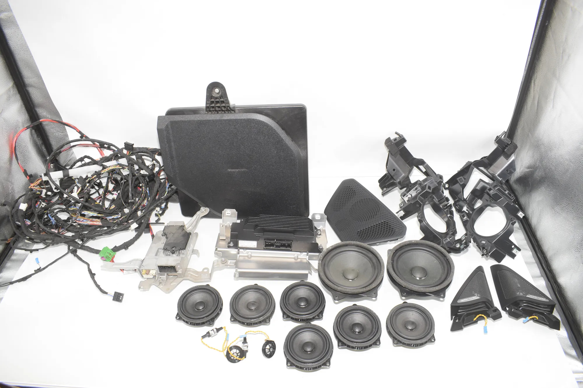 Sound Audio System Set – OEM 5A9BF91 · BMW i4 (G26) (2022 - -) eDrive35 2023