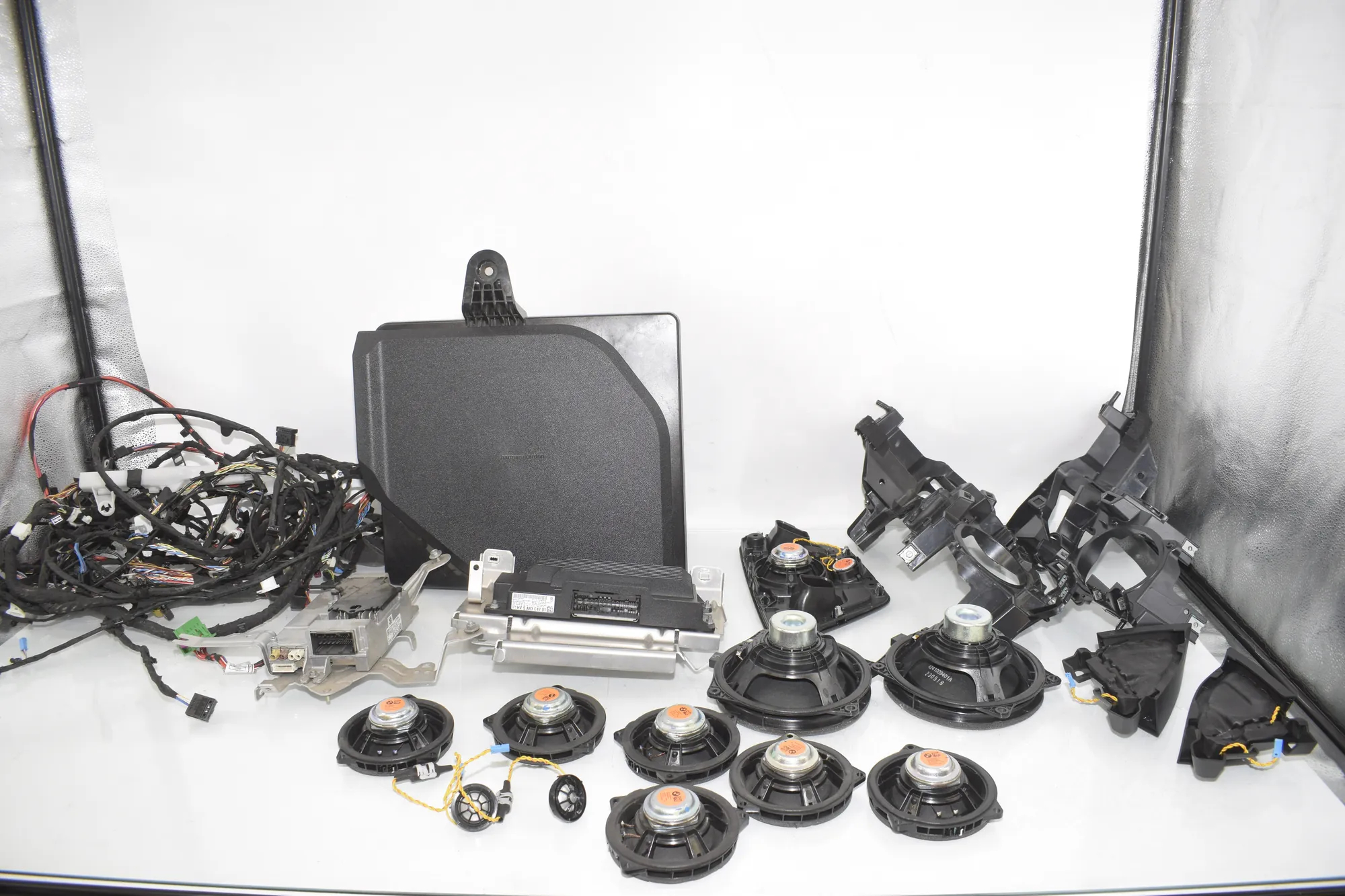 Sound Audio System Set – OEM 5A9BF91 · BMW i4 (G26) (2022 - -) eDrive35 2023 – 5