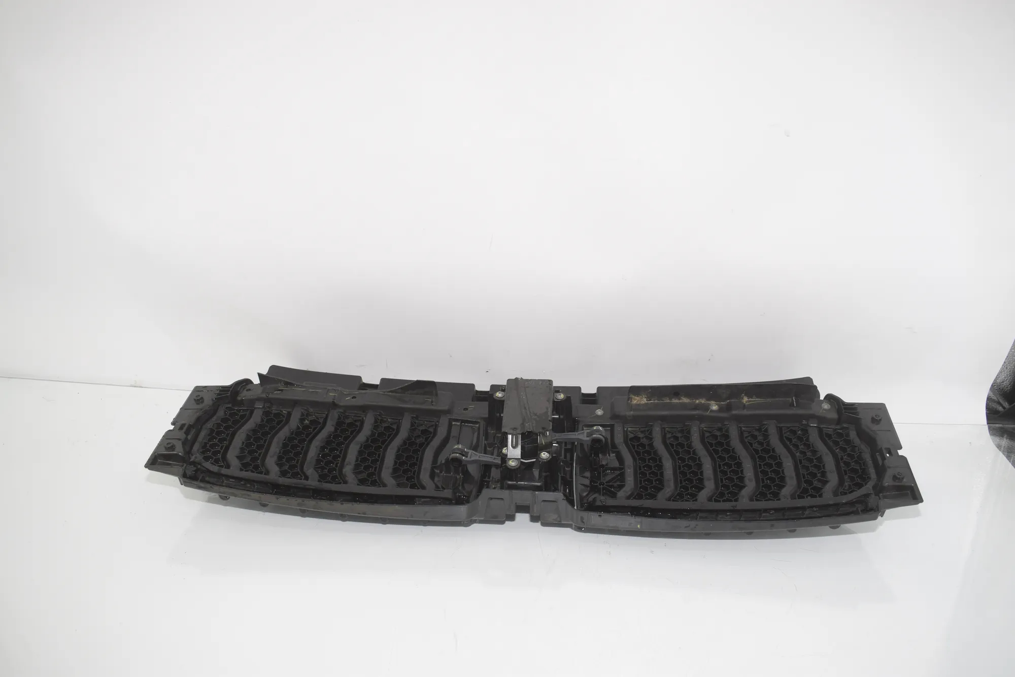 Radiator Air Intake Channel – OEM 5A1F0F8 · BMW BMW 2 Coupe (G42, G87) 2021 – 3