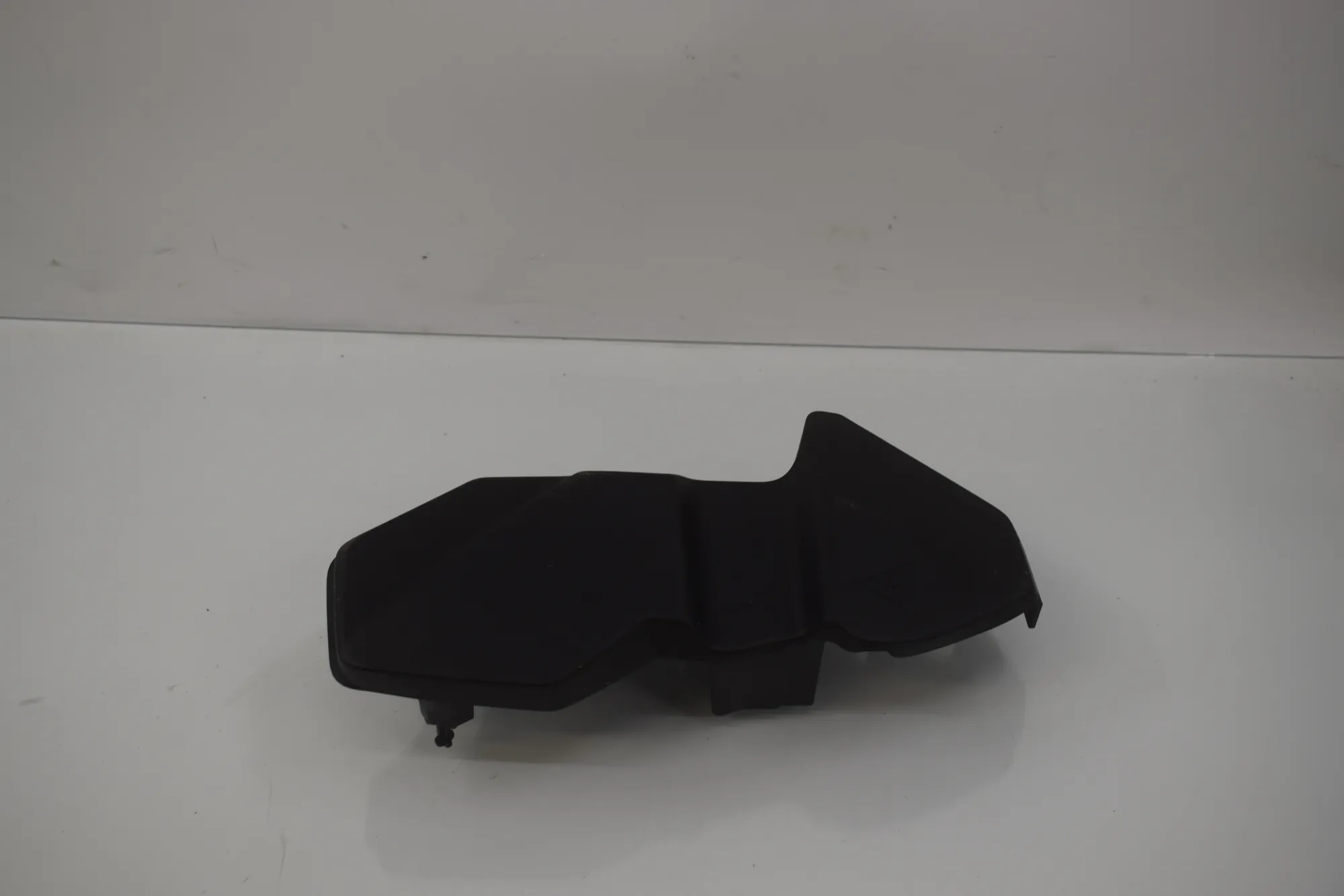 Fuse Box Cover – OEM 8599279 · BMW BMW 2 Coupe (G42, G87) 2021