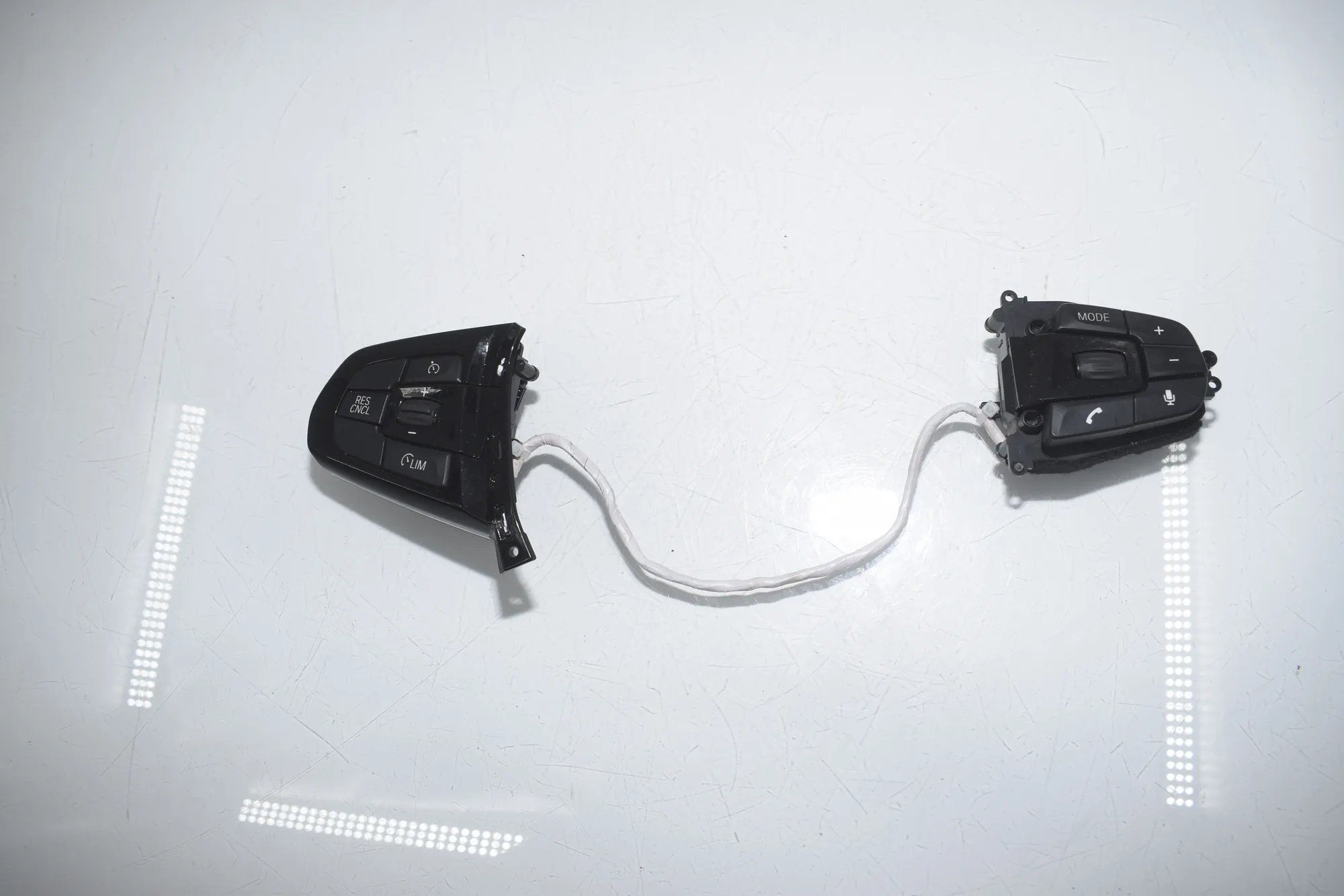 Steering Wheel Button Switches – OEM 9327079 · BMW 5 Touring (G31) (2017 - -) 520 d 2019 – 2