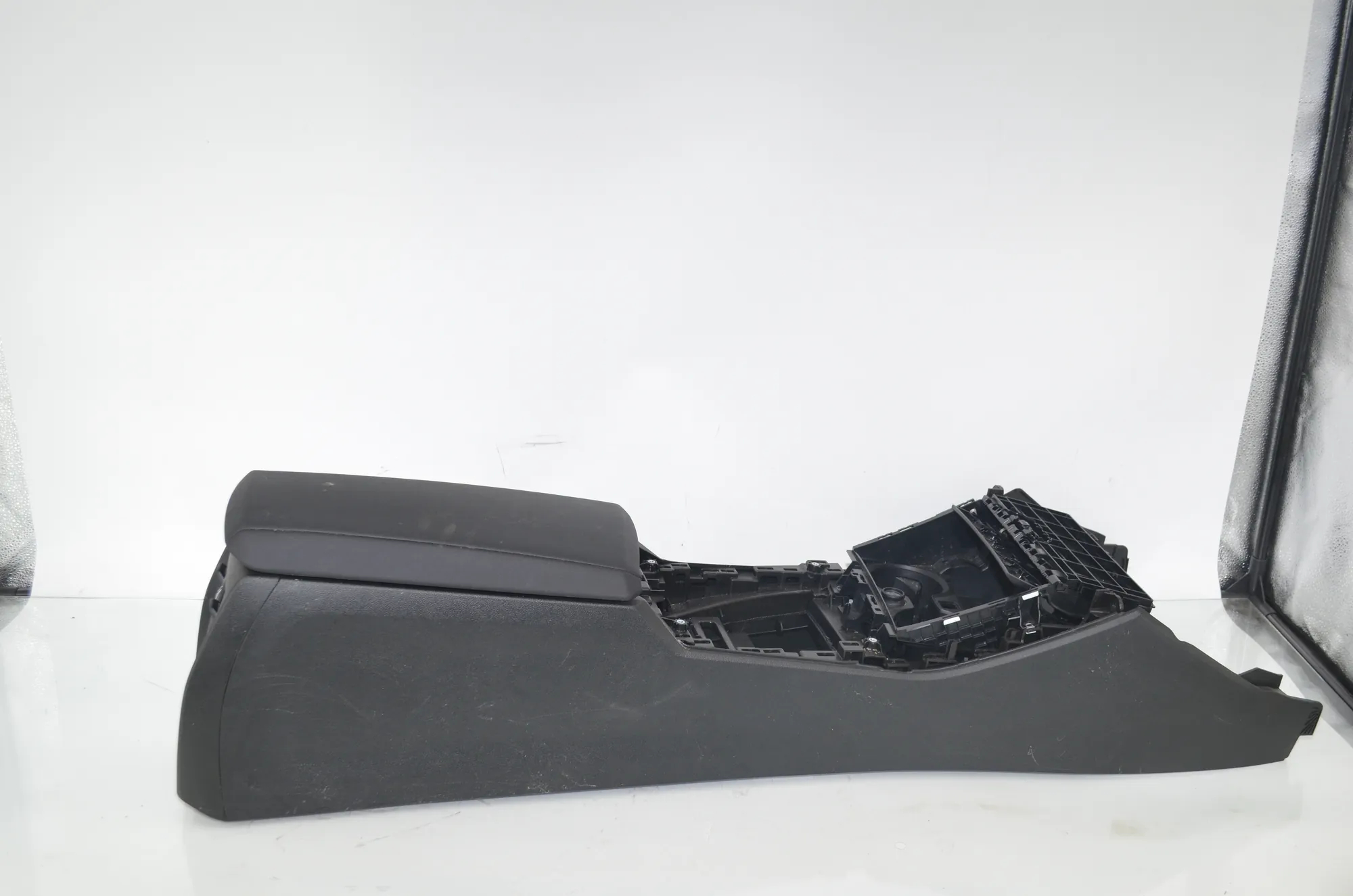 Center Console – OEM 6996833 · BMW BMW 2 Coupe (G42, G87) 2021 – 3