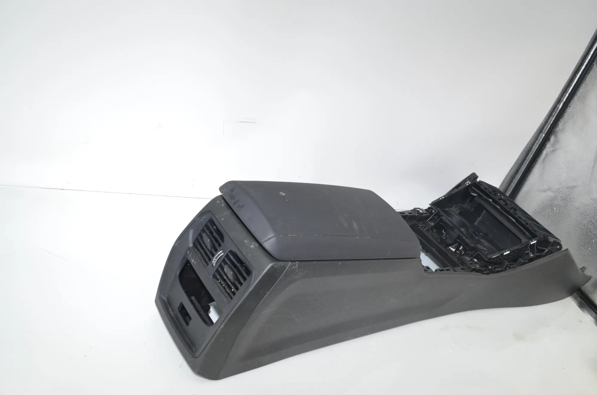 Center Console – OEM 6996833 · BMW BMW 2 Coupe (G42, G87) 2021 – 4
